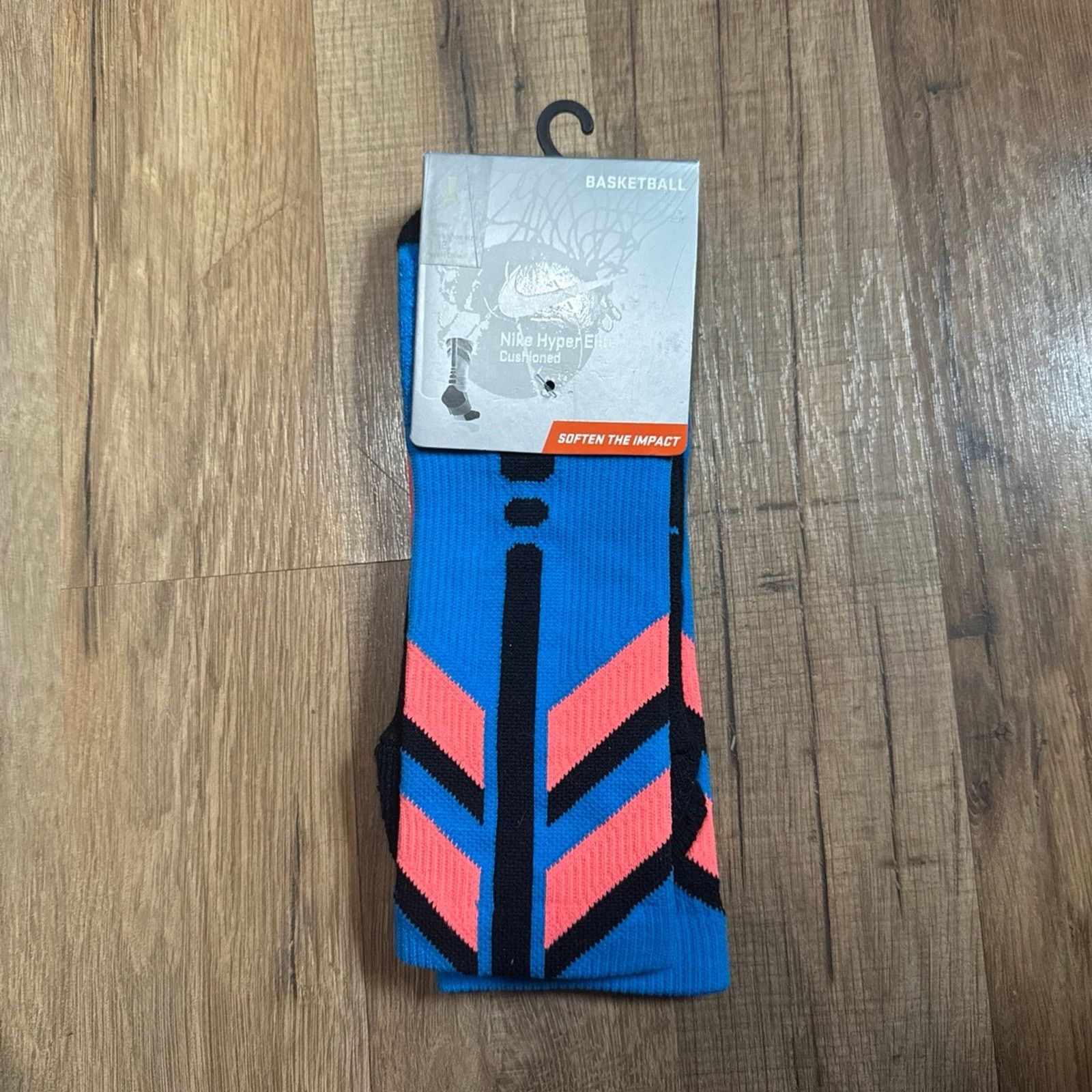 Nike 2014 Nike Hyper Elite Cushioned Baketball Crew Socks Size ONE SIZE - 1 Thumbnail