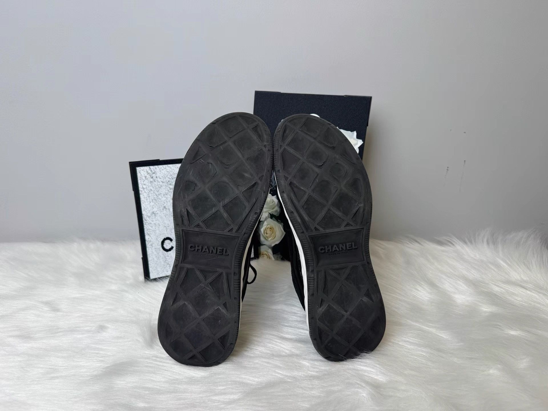 Chanel CHANEL Black Suede CC Logo Air Cushion Sneakers K36 Size US 10 / EU 43 - 4 Thumbnail
