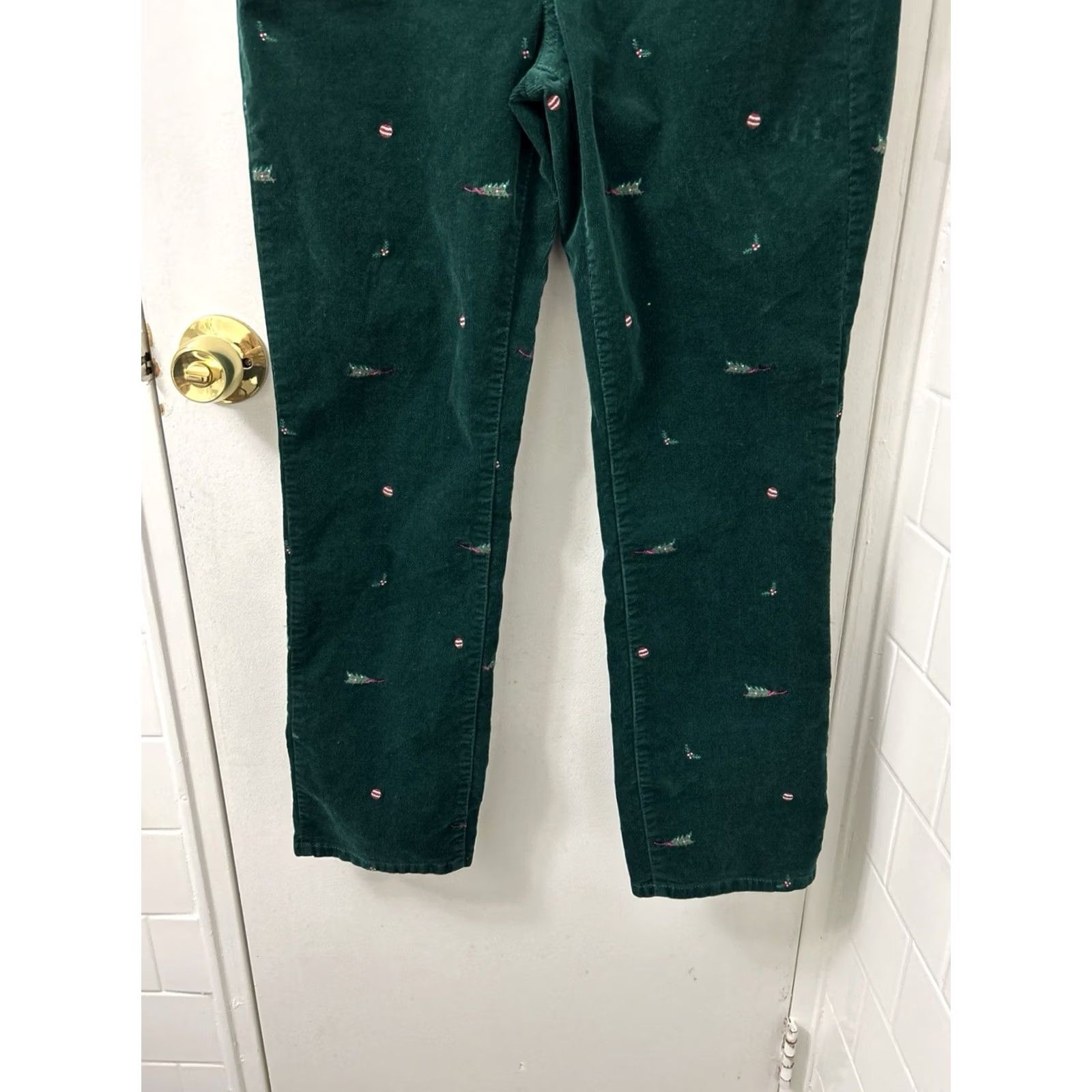 Talbots VINTAGE Talbots Pants Womens 10P Green Corduroy Straight Leg Christmas Embroidered Size 32" / US 10 / IT 46 - 3 Thumbnail