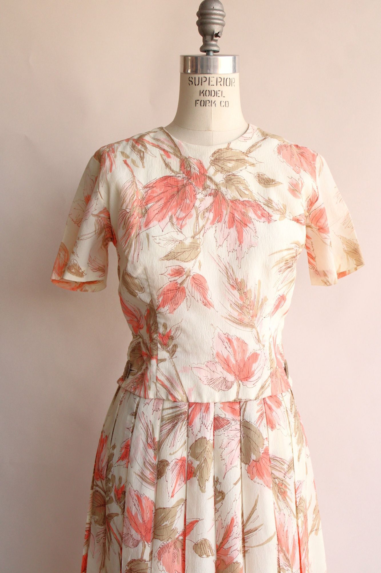 Vintage Vintage 1960s Dress, Floral Print With Lucite Buttons, Full Size M / US 6-8 / IT 42-44 - 3 Thumbnail