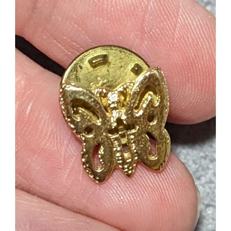Other Vintage Religious Butterfly Cross Gold Tone Lapel Pin Size ONE SIZE - 2 Thumbnail