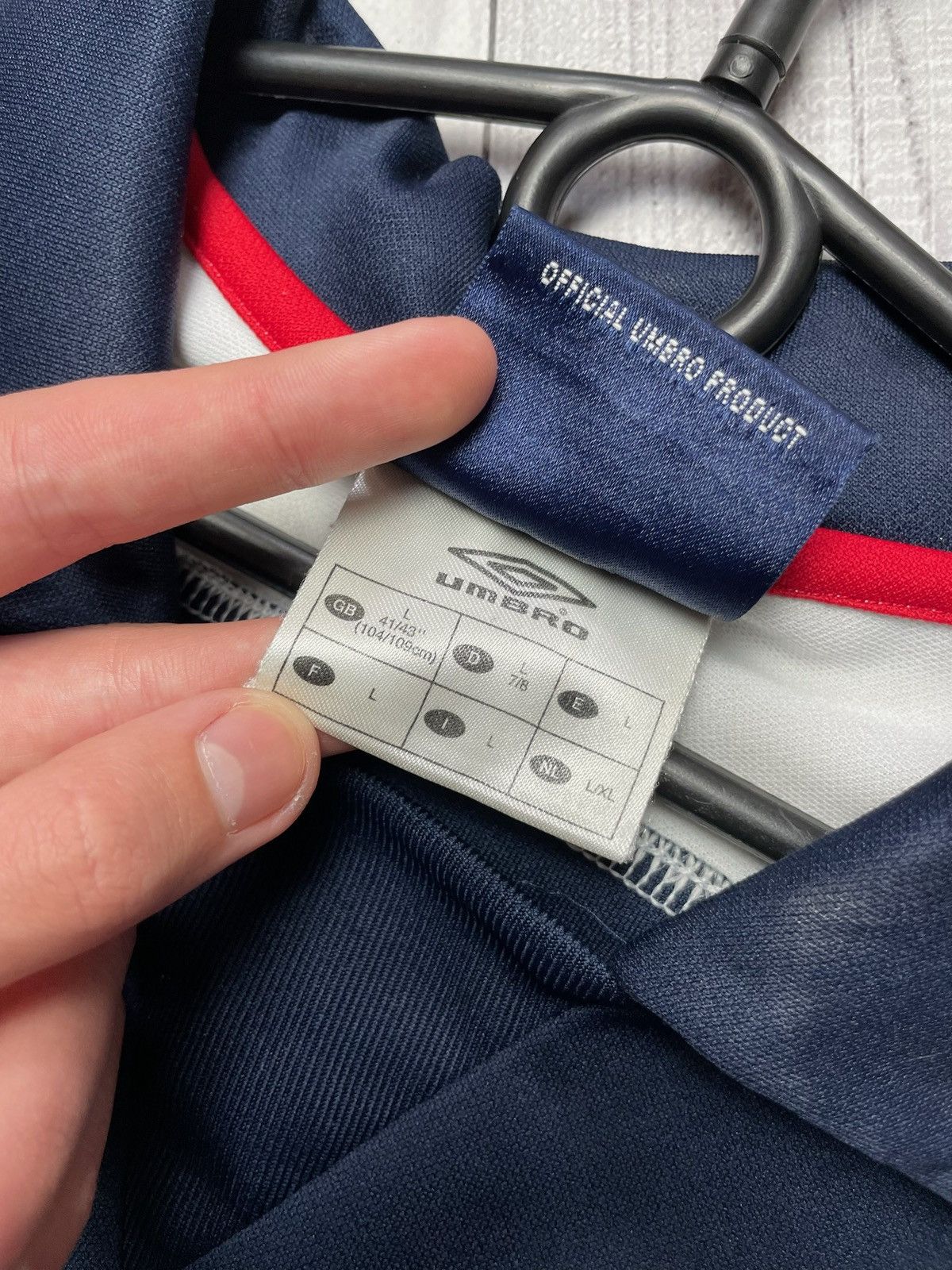 Umbro × Vintage Vintage England Umbro soccer jersey size L big logo Size US L / EU 52-54 / 3 - 5 Thumbnail