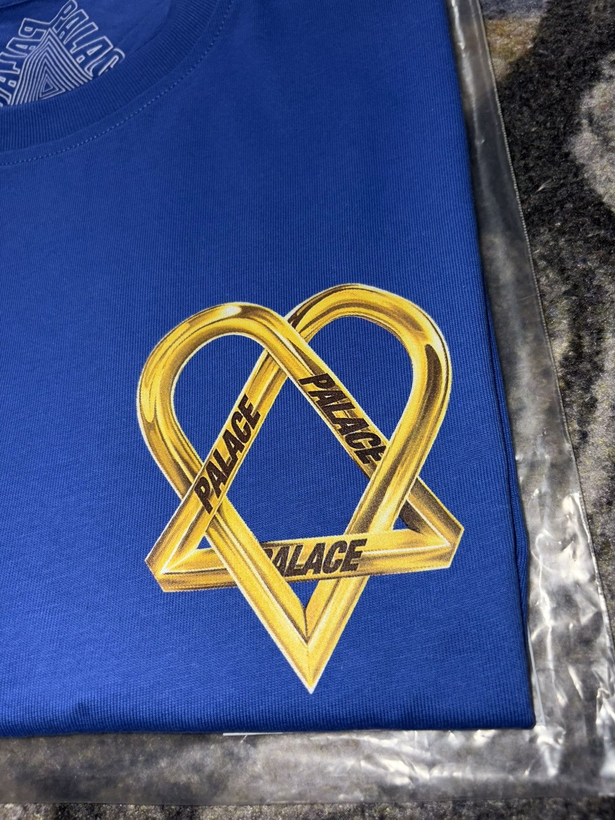Palace Palace Tri Gram T-Shirt Blue Size US L / EU 52-54 / 3 - 3 Thumbnail