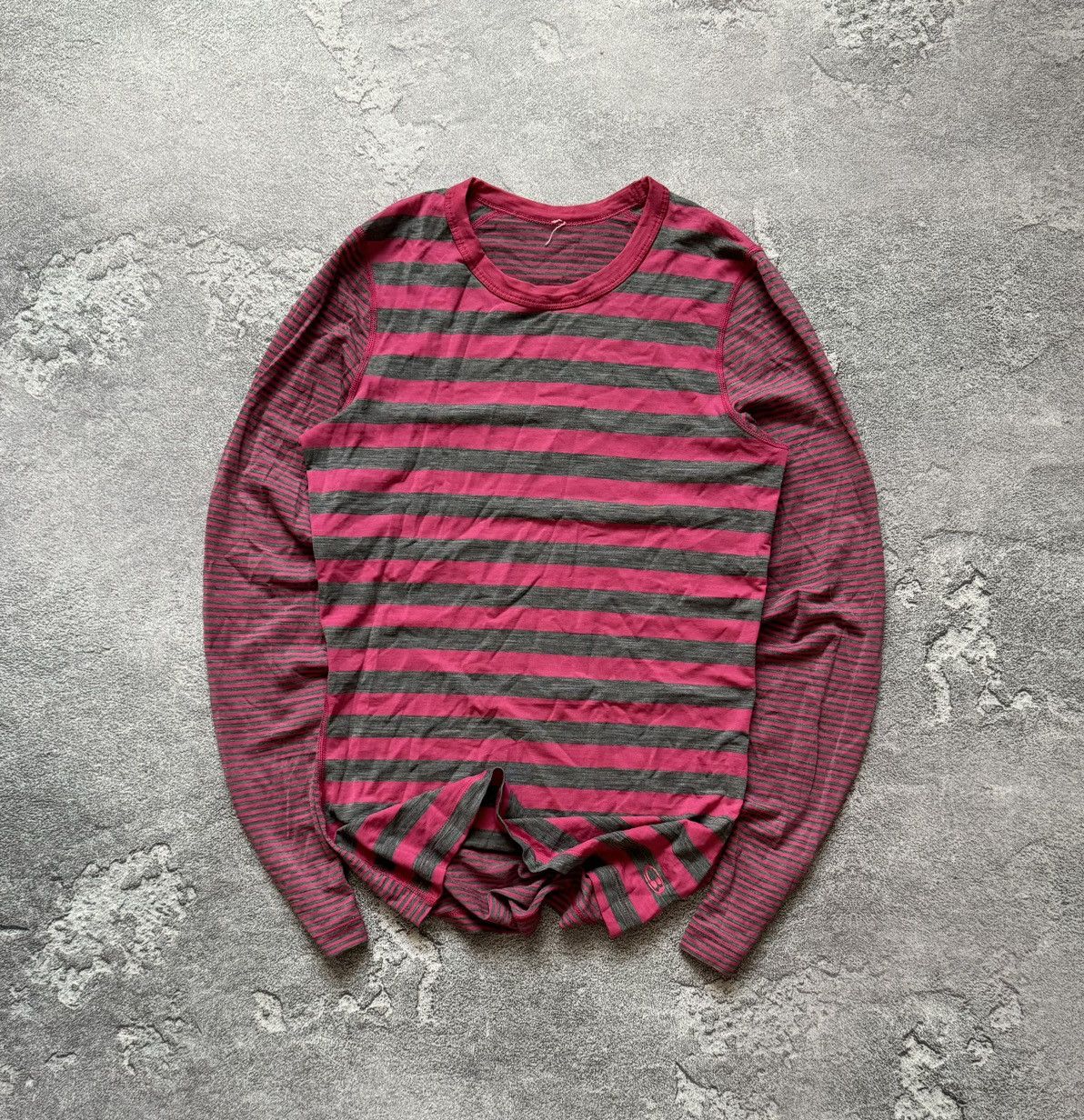 Icebreaker Icebreaker M pink longsleeve pullover jumper merino wool tee Size M / US 6-8 / IT 42-44 - 1 Thumbnail