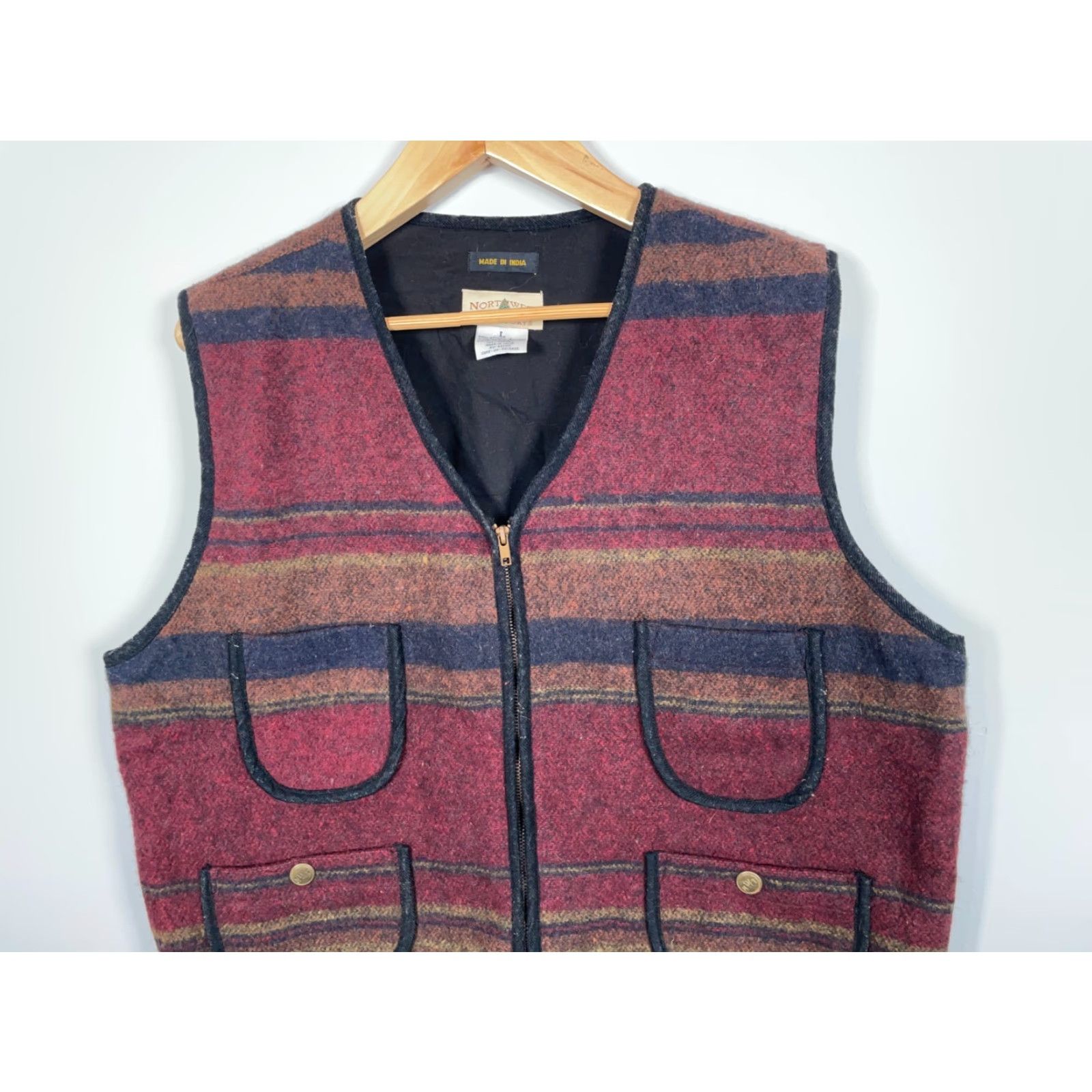 Vintage Northwest Territory Wool Vest Men's Large Red Striped Outdoor Zip Up Size US L / EU 52-54 / 3 - 4 Thumbnail