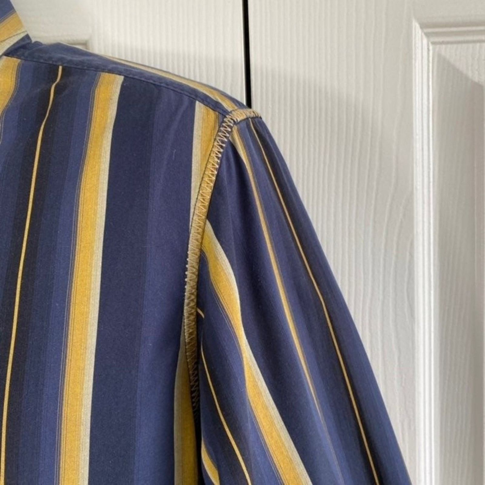 Tommy Bahama Men's striped shirt, button down long sleeve M Size Size US M / EU 48-50 / 2 - 3 Thumbnail