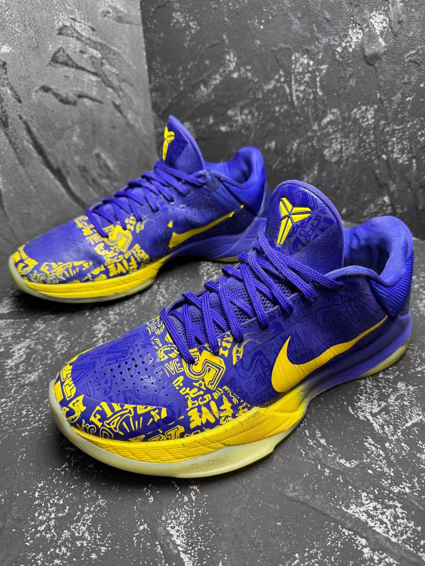 Nike Nike Kobe 5 "5 Rings" Blue & Yellow Q10 Size US 9 / EU 42 - 1 Thumbnail