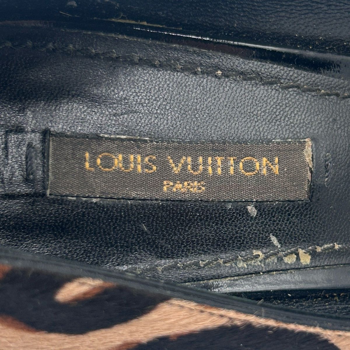 Louis Vuitton Vintage Louis Vuitton Padlock Heels (US 6.5) Size US 6.5 / IT 36.5 - 9 Thumbnail