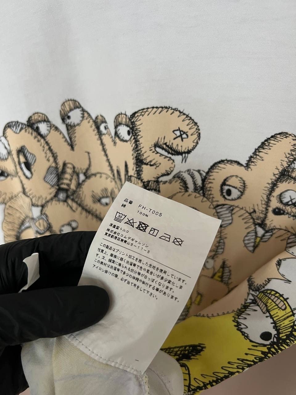 Comme des Garcons SHIRT Comme Des Garcons X Kaws Printed T-Shirt Mens Size M Size US M / EU 48-50 / 2 - 13 Thumbnail