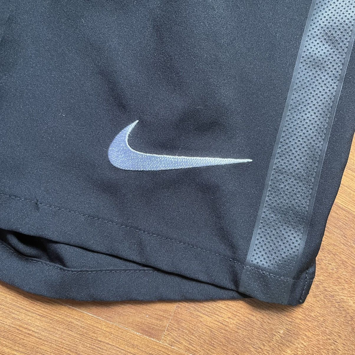Nike × Vintage JUVENTUS NIKE 2012/2013 FOOTBALL SOCCER AWAY SHORTS Size US 31 - 3 Thumbnail