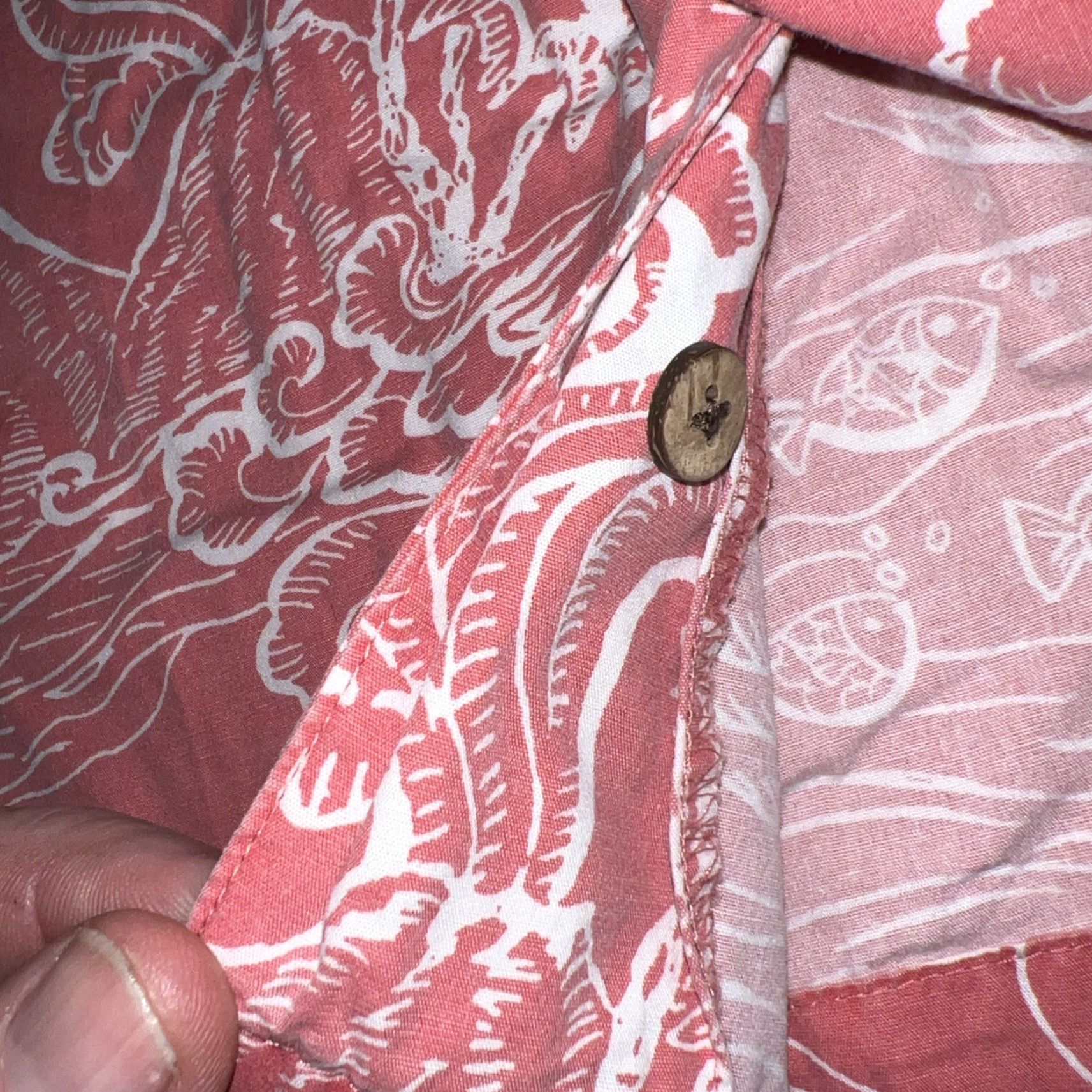 ALOHAS VINTAGE Kahala Hawaiian Aloha Waves Fish Coral Pattern Shirt Adult M Red Regular Button-Up Short Sleeve Pocket Mens Size US M / EU 48-50 / 2 - 7 Thumbnail