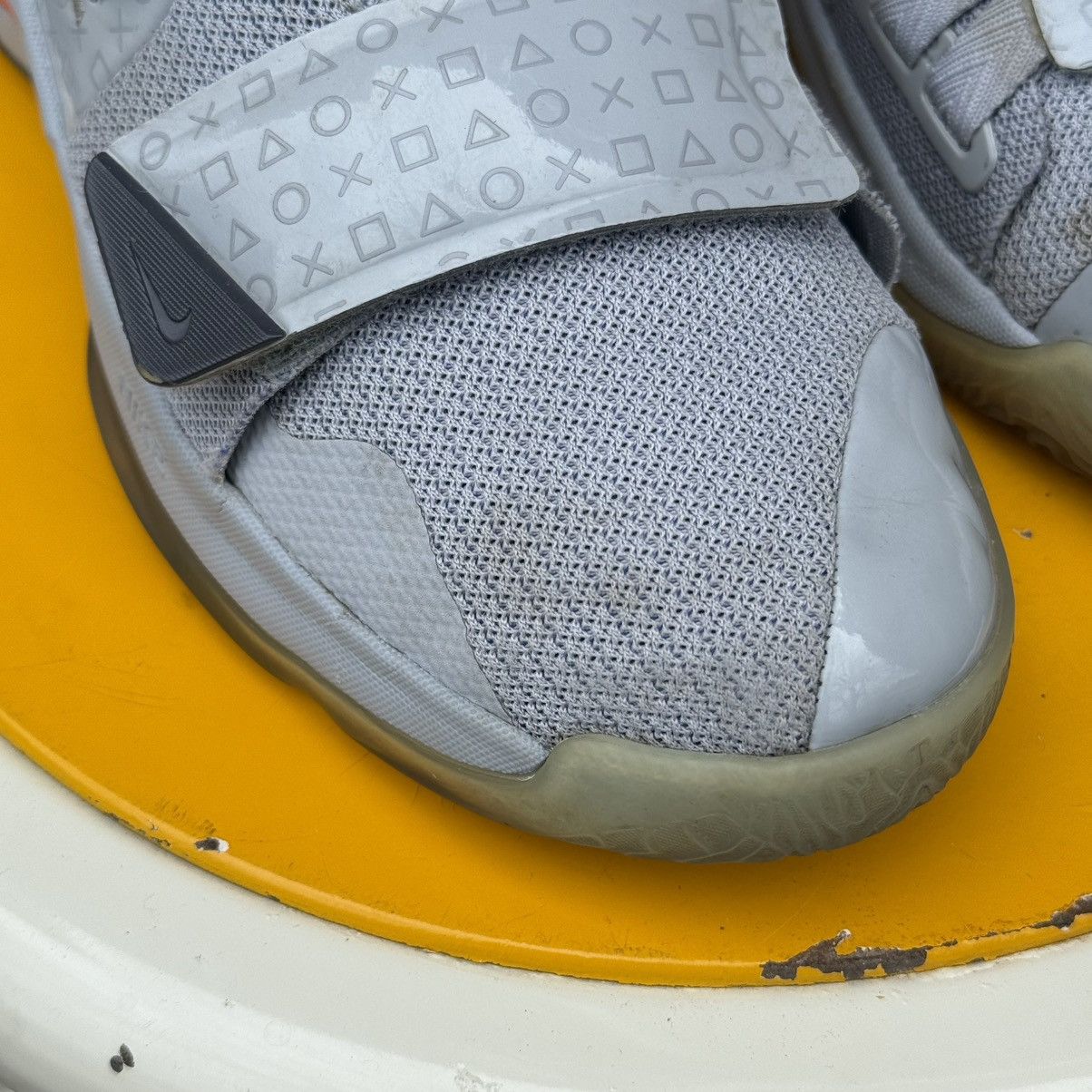 Nike × Playstation × Vintage Nike PG 2.5 x PlayStation Grey Sneakers Size 6Y Size US 6 / EU 39 - 4 Thumbnail