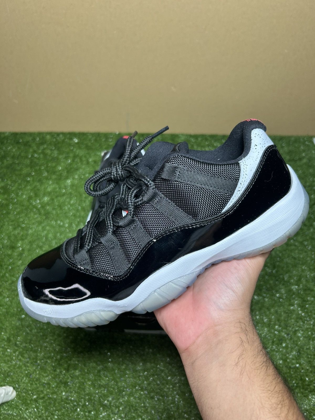Jordan Brand Jordan 11 low Infared Size US 7.5 / EU 40-41 - 2 Thumbnail