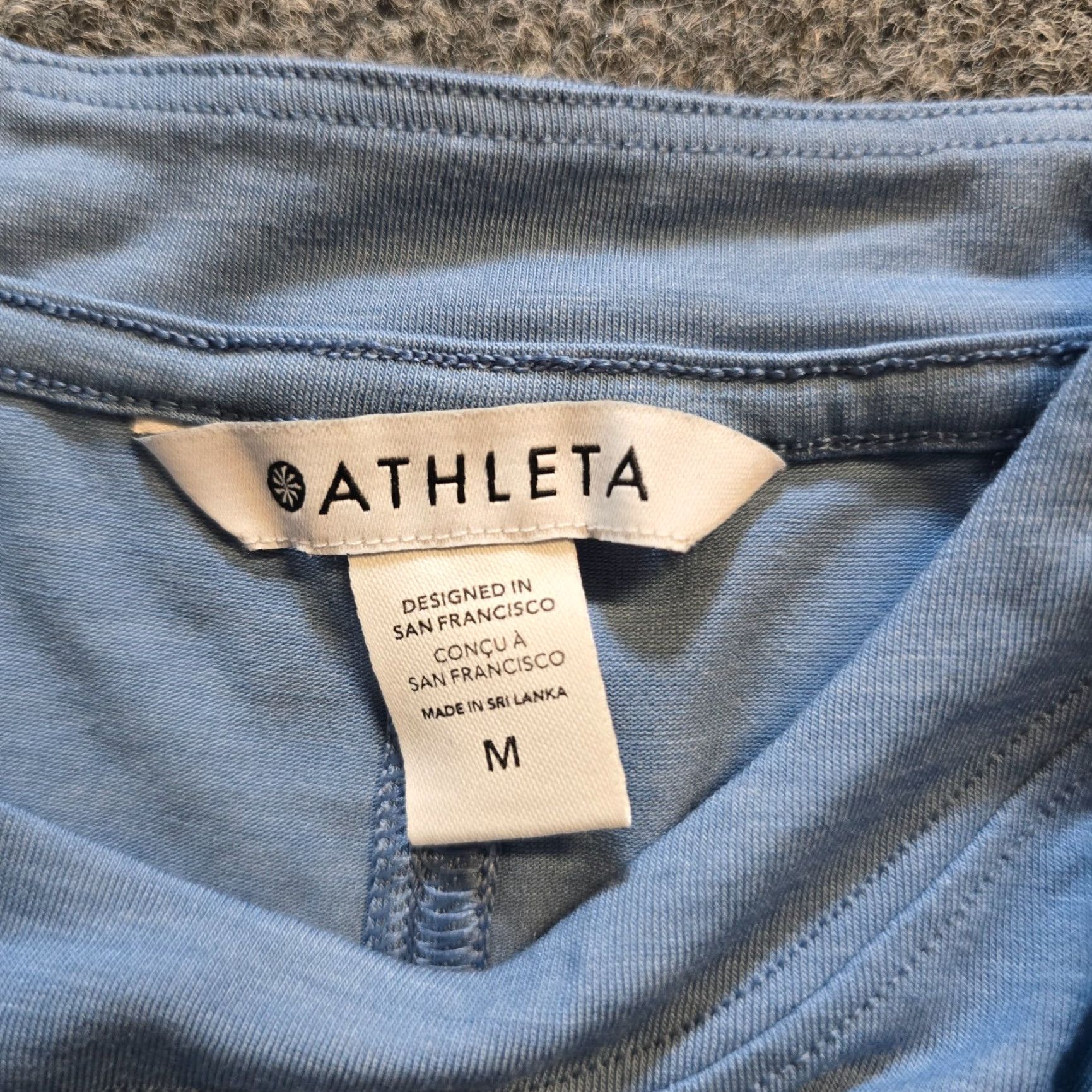 Athleta Athleta Top Womens Size Medium Blue Tranquility Round Neck Lightweight Lounge Comfort Shirt Womens Medium Blue Athleta Top Pullover Round Neck Casual Size M / US 6-8 / IT 42-44 - 4 Thumbnail