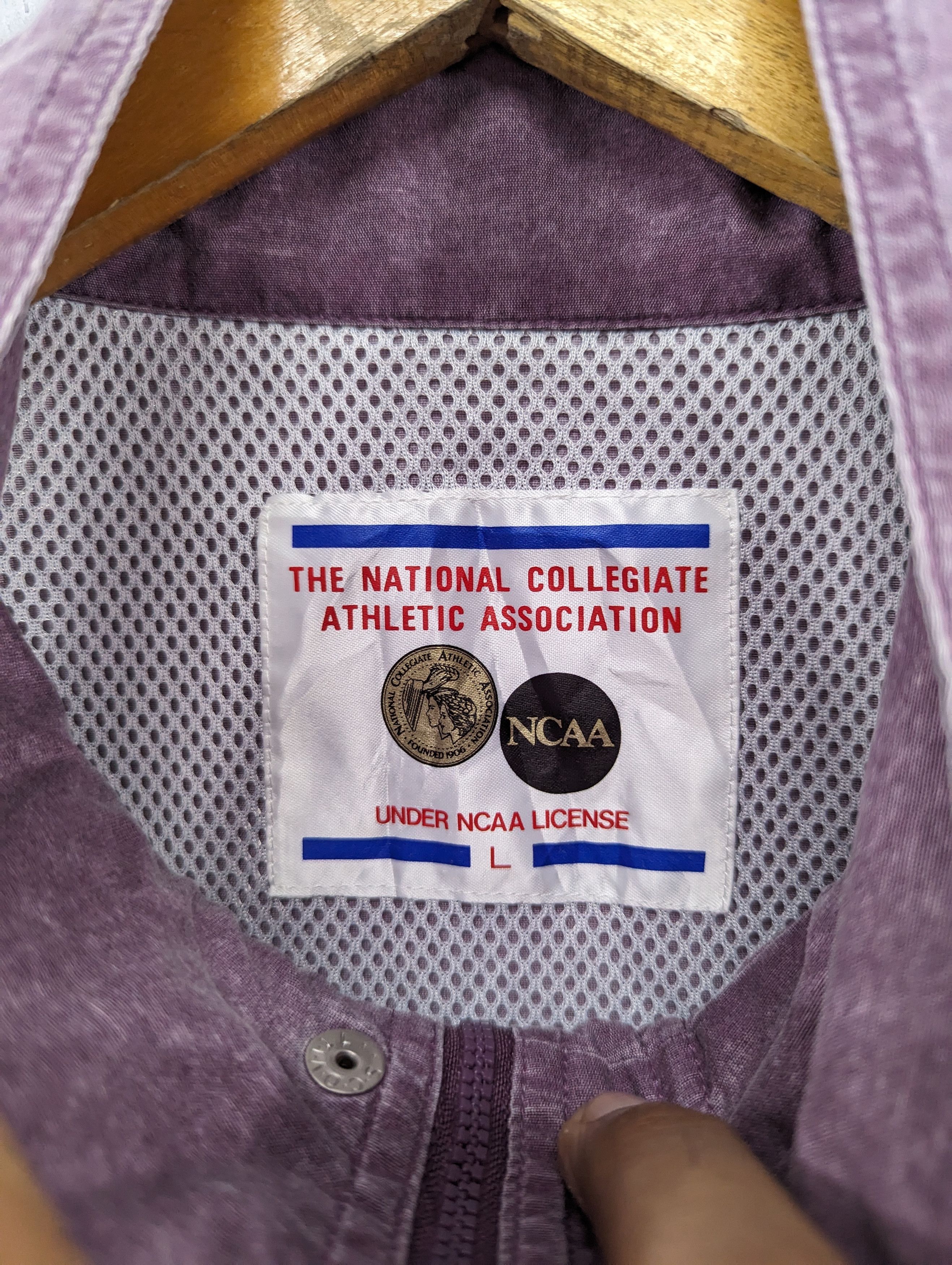NCAA Vintage NCAA Athletics Halfzipper Anorak Windbreaker Jacket Size US L / EU 52-54 / 3 - 12 Thumbnail
