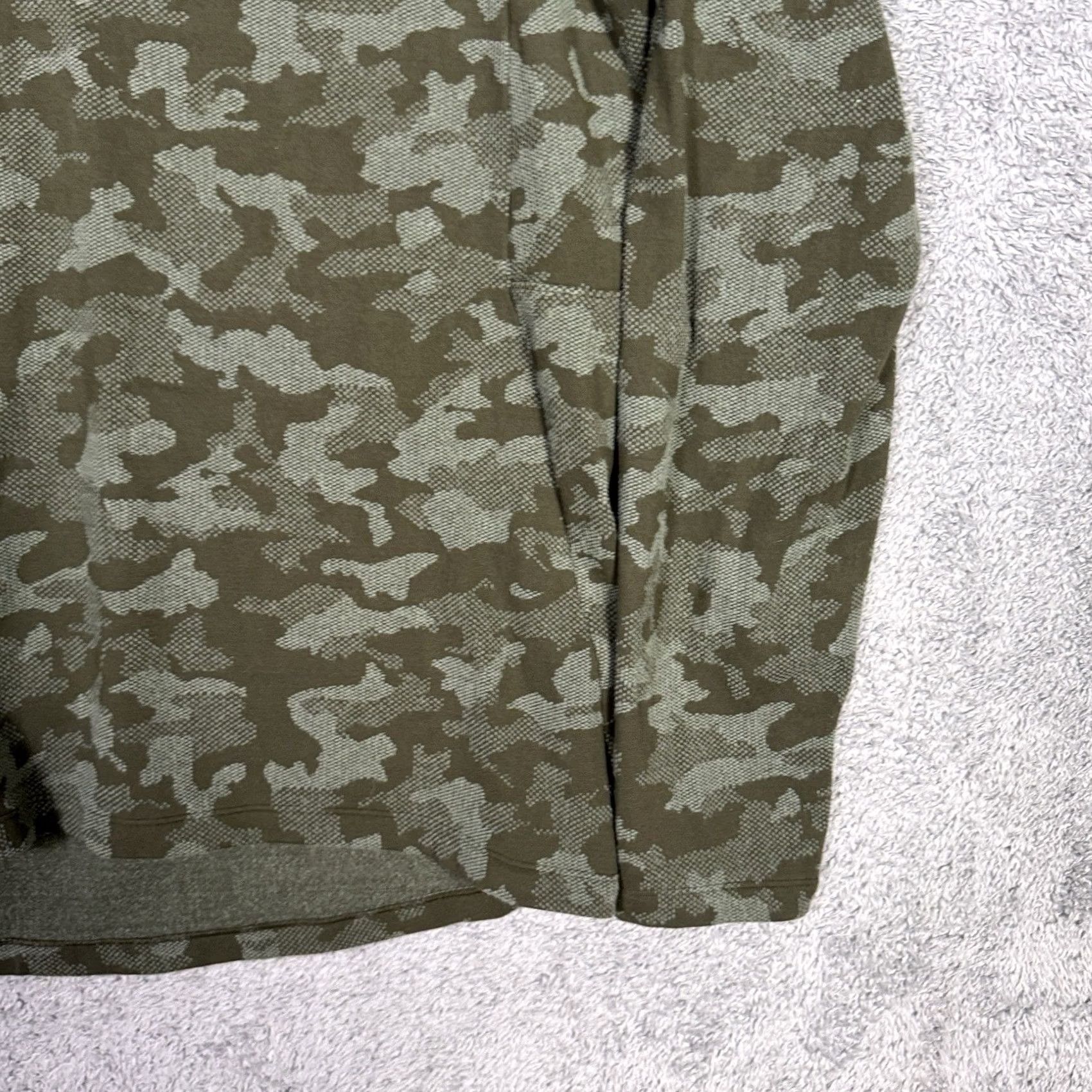 Lululemon Lululemon Jacket Mens L Surge Warm 1/2 Zip Jacquard Pullover Camo LM3CGCS Size US L / EU 52-54 / 3 - 3 Thumbnail