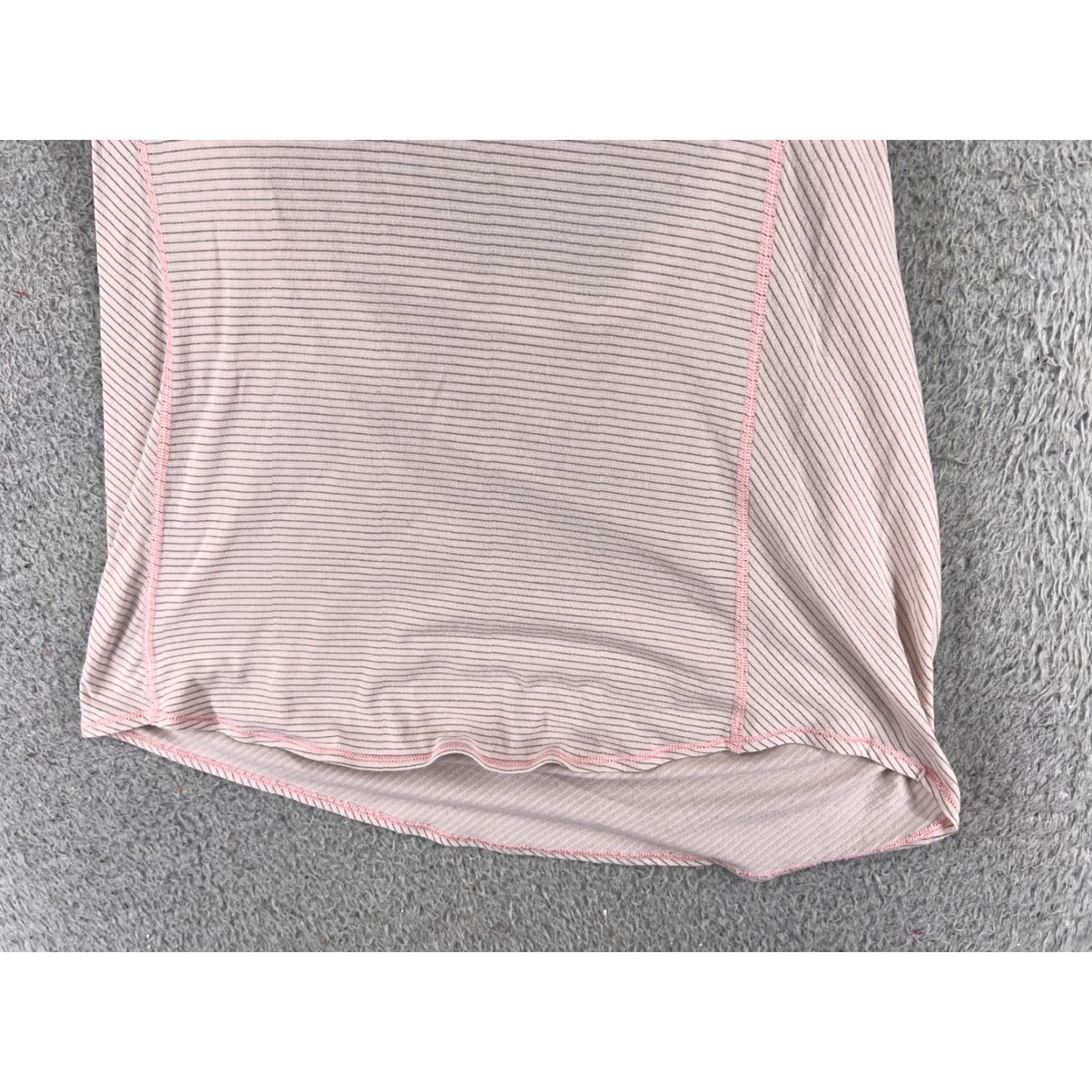 Lululemon Lululemon Shirt Women 6 Pink Tank Sleeveless Built In Bra Stripe Casual Sleeveless Shirt Womens Pink 6 Size M / US 6-8 / IT 42-44 - 5 Thumbnail