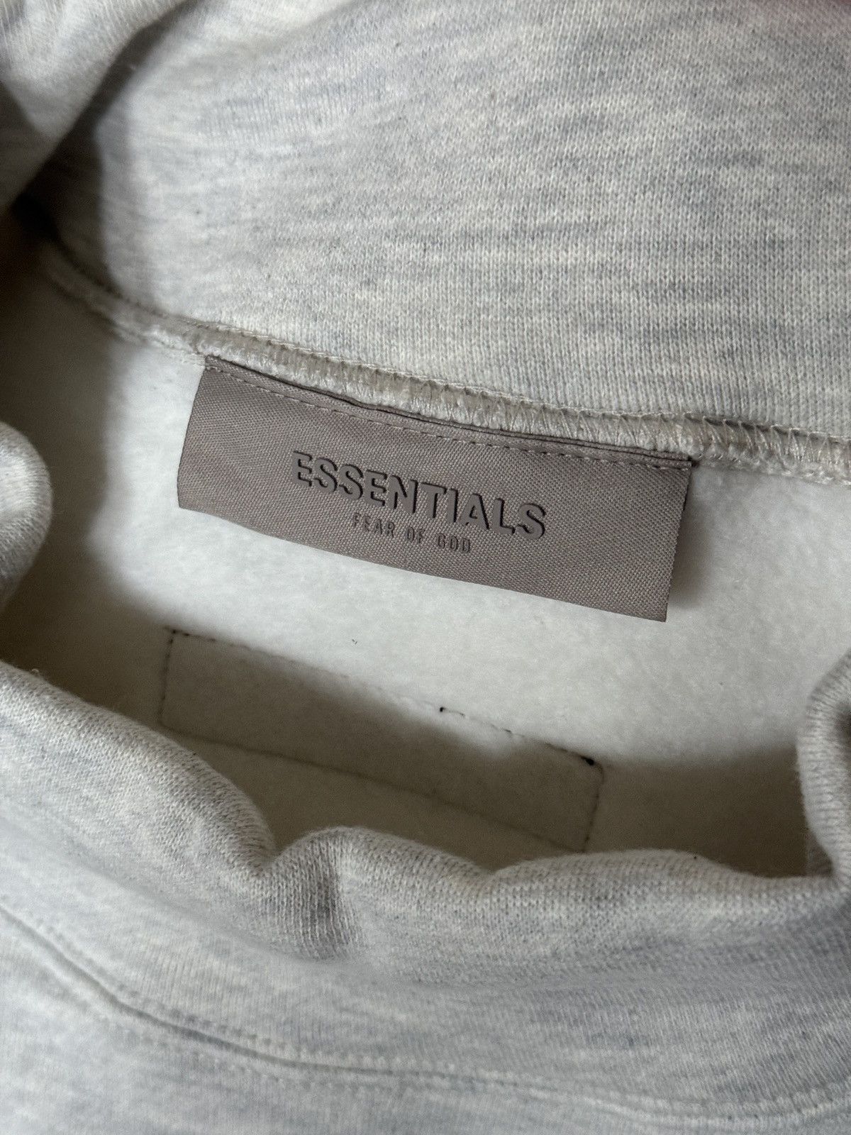 Essentials × FOG × Fear of God Fear of God Essentials Mockneck Sweatshirt Light Oatmeal Size US M / EU 48-50 / 2 - 4 Thumbnail