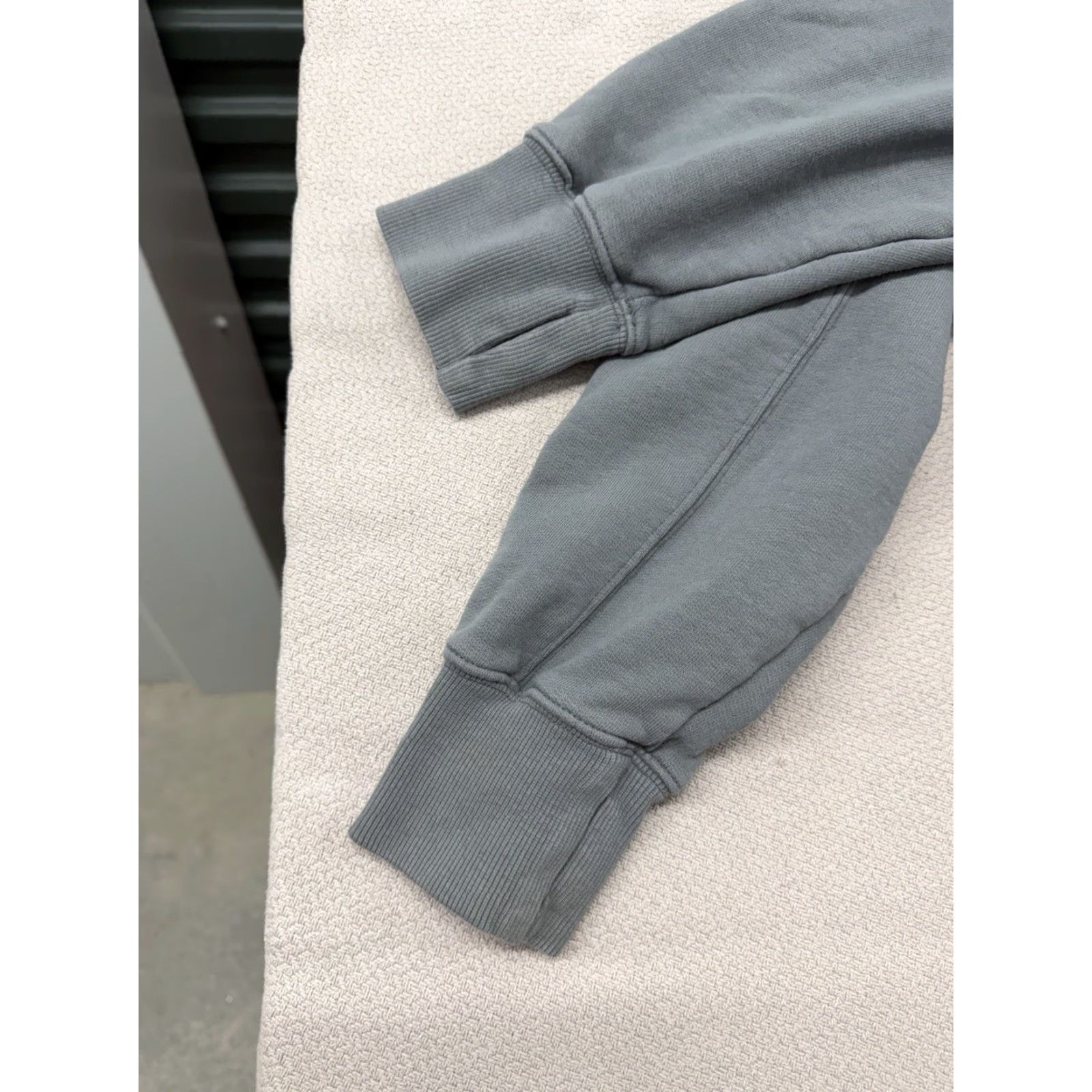 Vintage Offline Aerie Cloud Fleece Crewneck Pullover Thumb Holes Gray Size M Womens Sweatshirt Crew Neck Regular Pullover Felt? Size M / US 6-8 / IT 42-44 - 5 Thumbnail