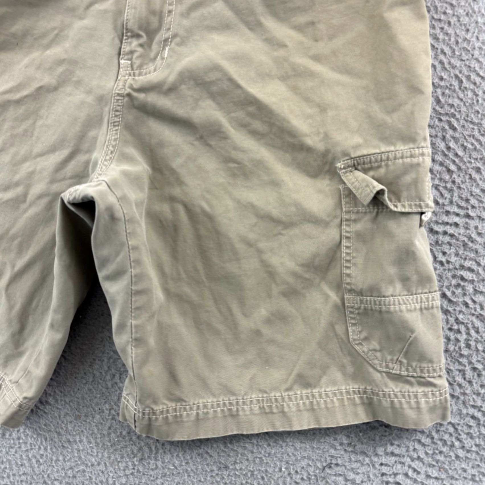 Vintage Vintage Red Sand Shorts Mens 33 Beige Cargo Pocket 90s Grunge Y2K Streetwear, Cargo, Regular Fit, 3D Pockets, Cotton Size US 33 - 2 Thumbnail