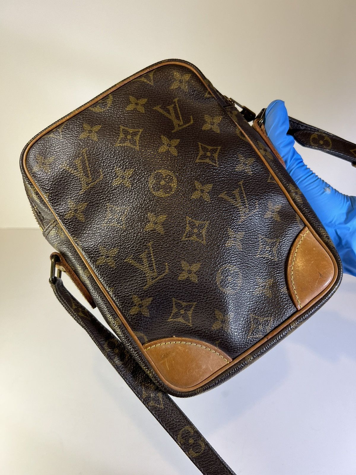 Louis Vuitton Louis Vuitton Amazone Monogram Canvas crossbody bag. Adjust Size ONE SIZE - 5 Thumbnail