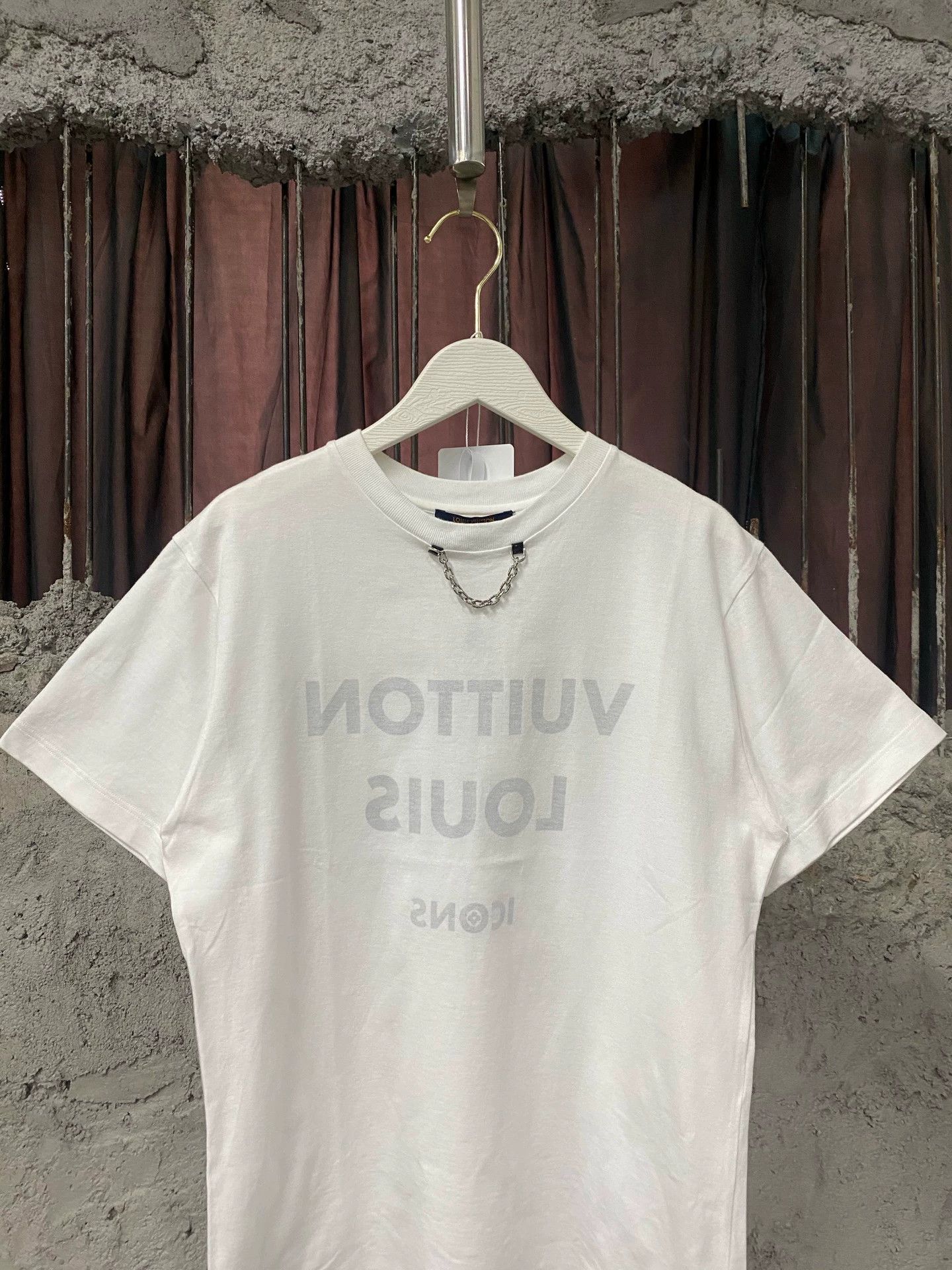 Louis Vuitton Louis Vuitton lv logo short-sleeve tee S Size S / US 4 / IT 40 - 3 Thumbnail