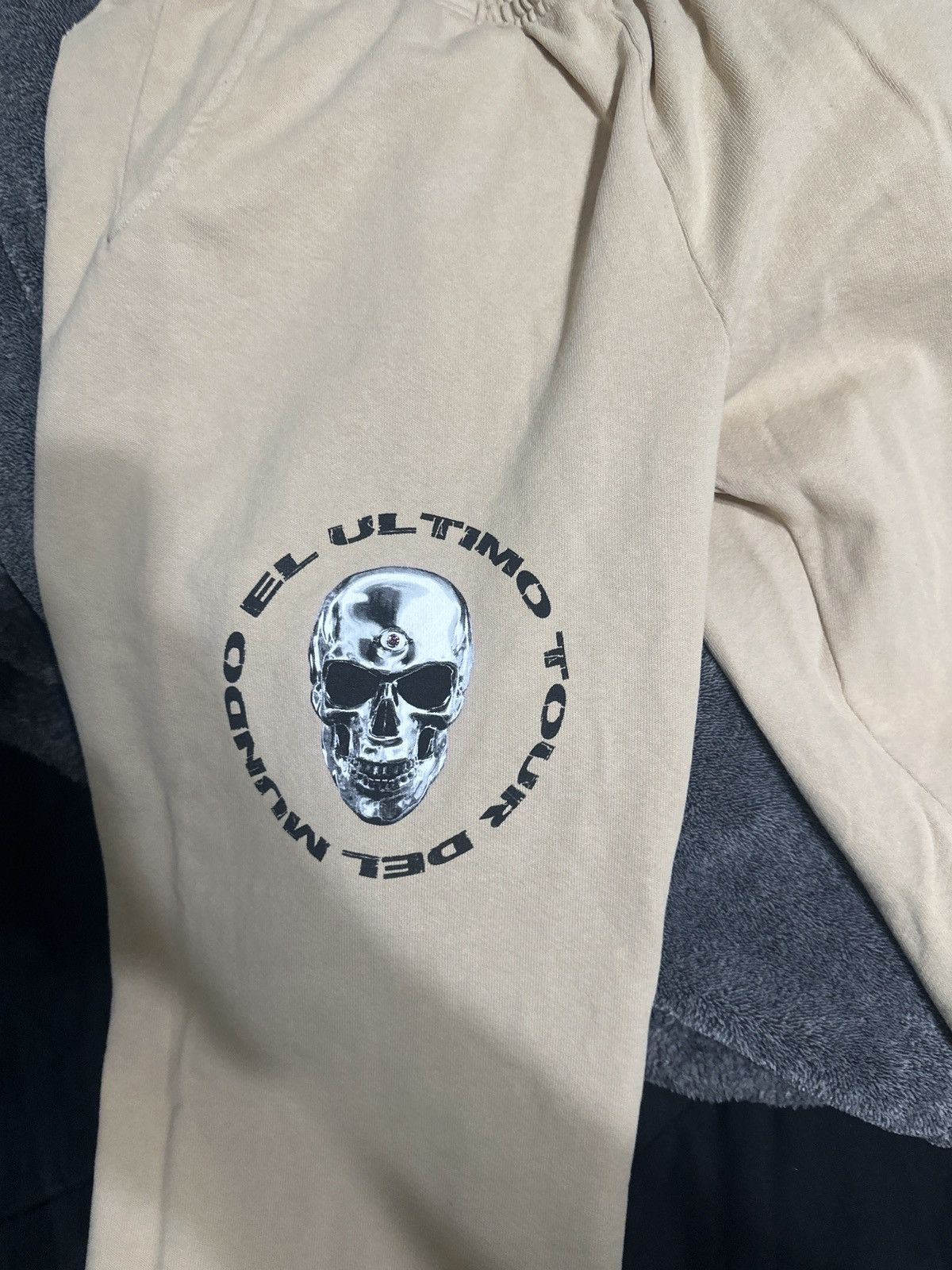 Other el ultimo tour del mundo sweats skull Bad Bunny Size US 32 / EU 48 - 5 Thumbnail