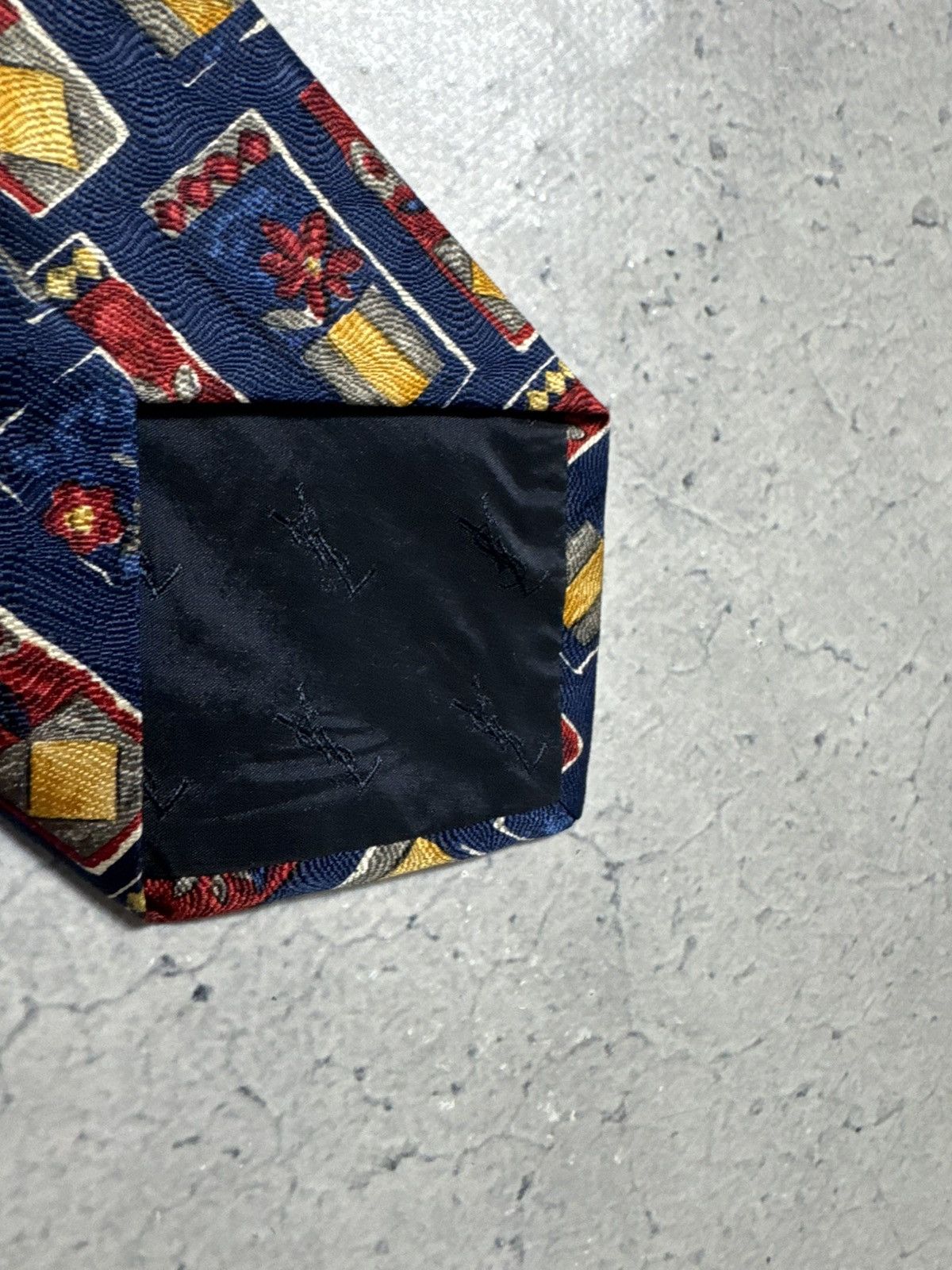 Yves Saint Laurent Yves Saint Laurent Luxury Silk Tie Vintage Size ONE SIZE - 4 Thumbnail