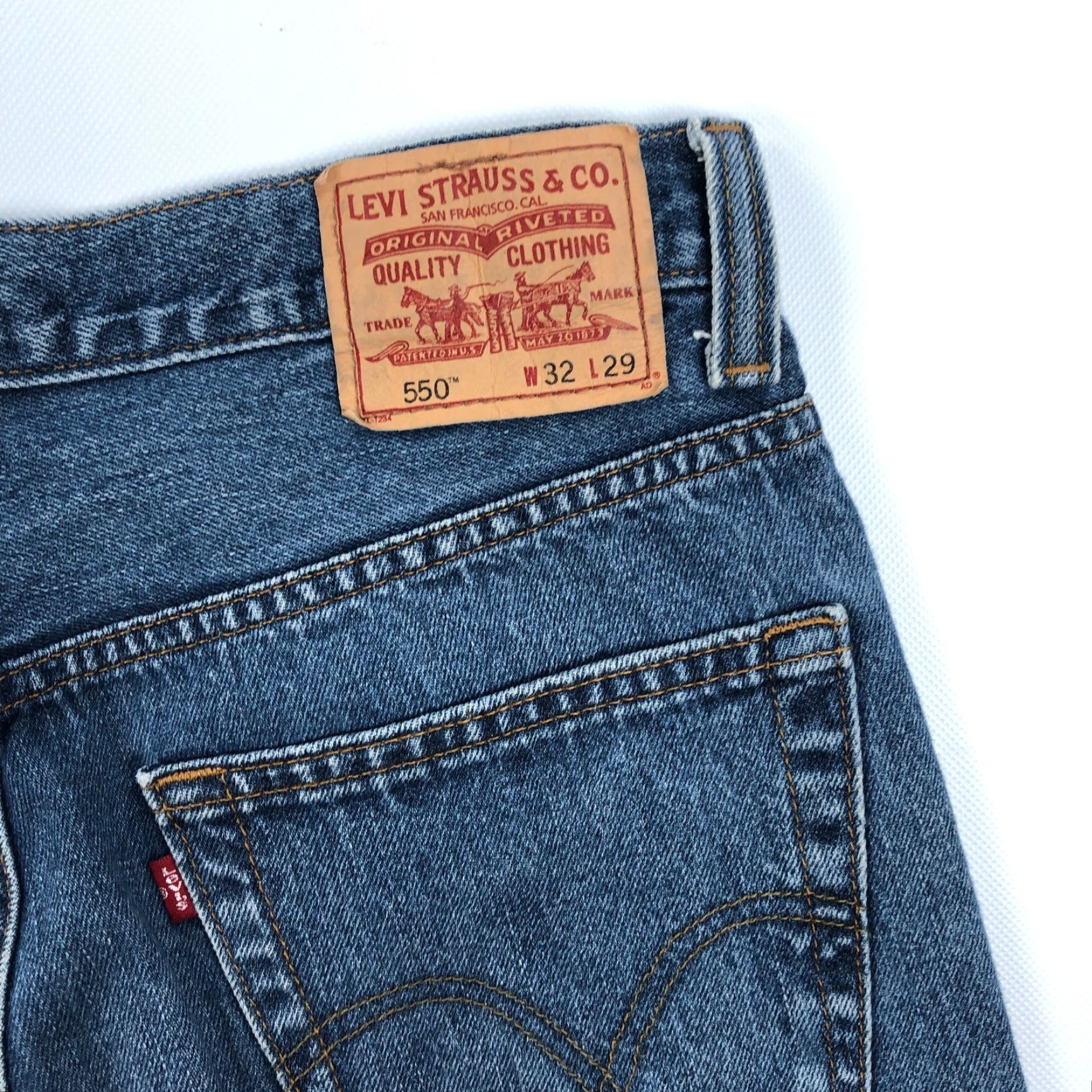 Levi's VINTAGE Levi's 550 Jeans Mens 32x29 Blue Denim Narrow Relaxed Straight 5-Pocket USA Grunge 90s Boys? Size US 32 / EU 48 - 6 Thumbnail