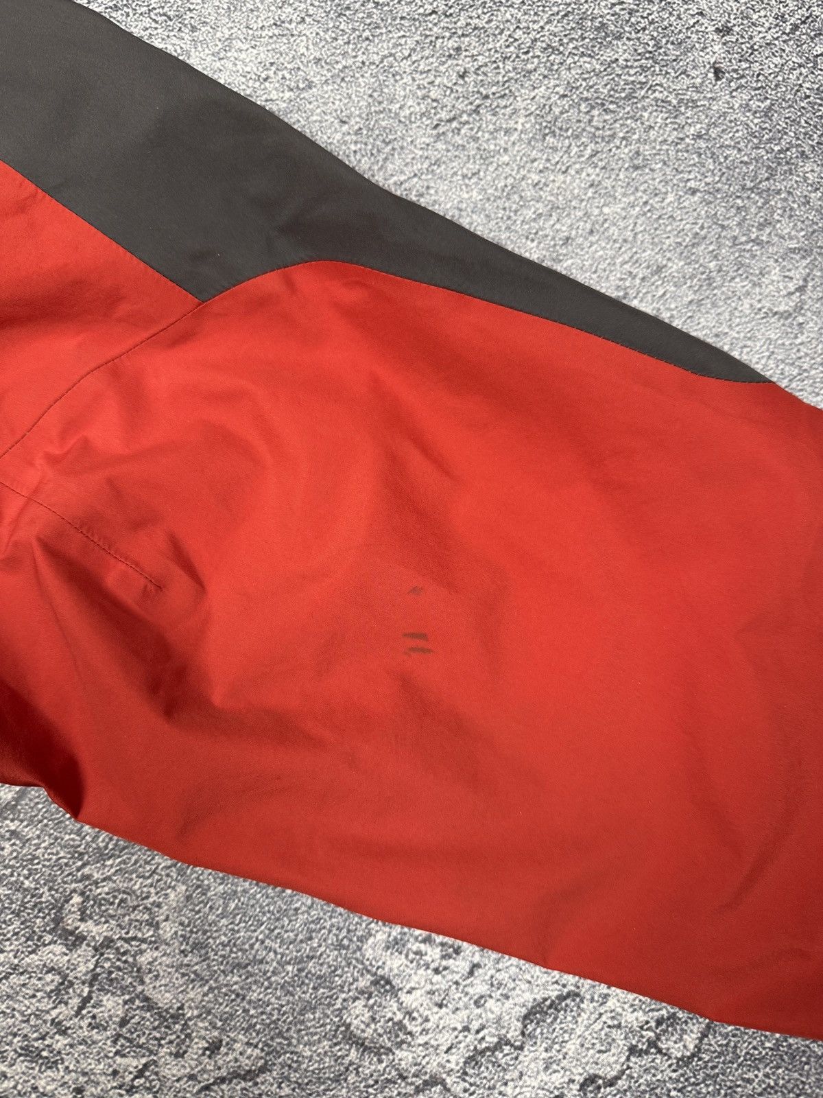 The North Face Outdoor The North Face Jacket Goretex TNF Size US M / EU 48-50 / 2 - 17 Thumbnail