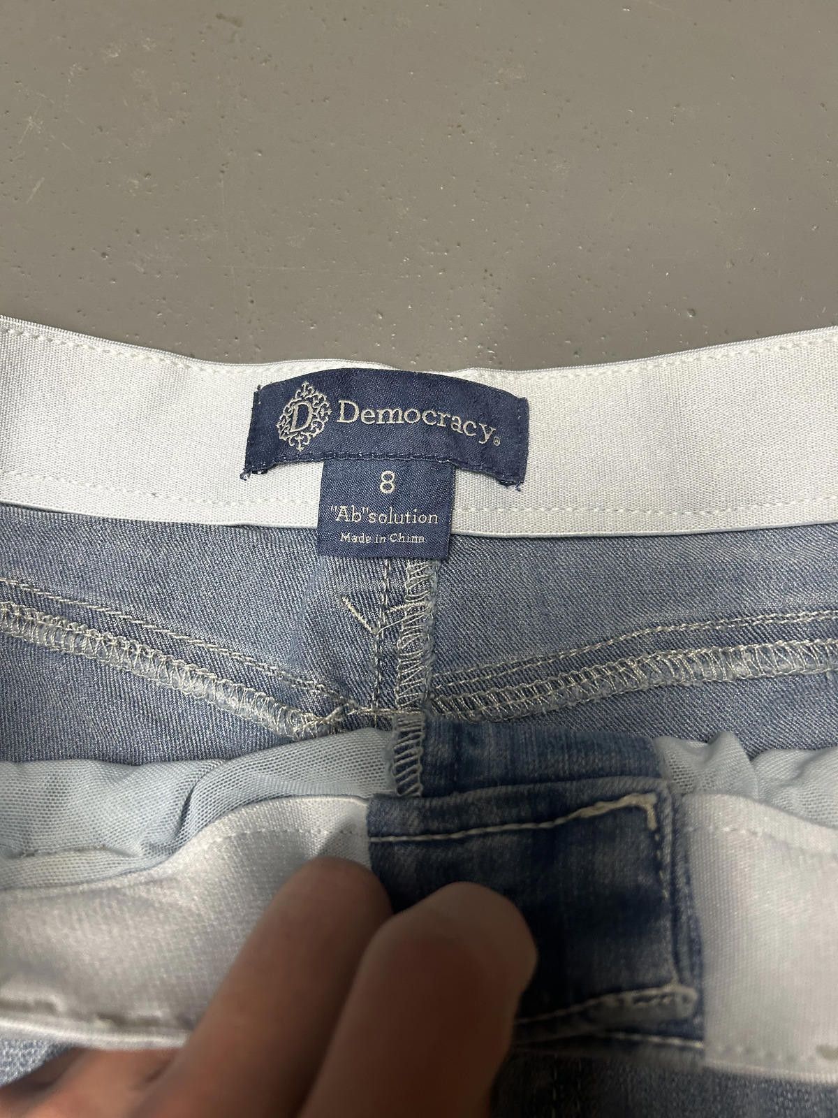Designer Democracy Women's Denim Shorts - Size 8 - Light Wash Size 27" / US 4 / IT 40 - 2 Thumbnail