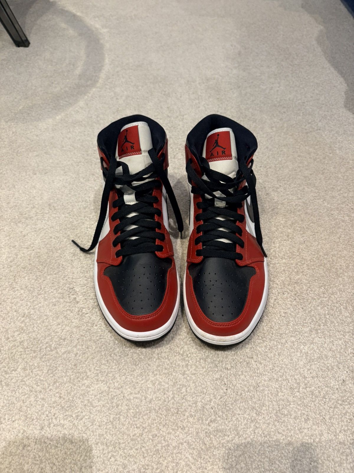 Jordan Brand Lebron 1’s | Black, White and Red Size US 10 / EU 43 - 1 Thumbnail
