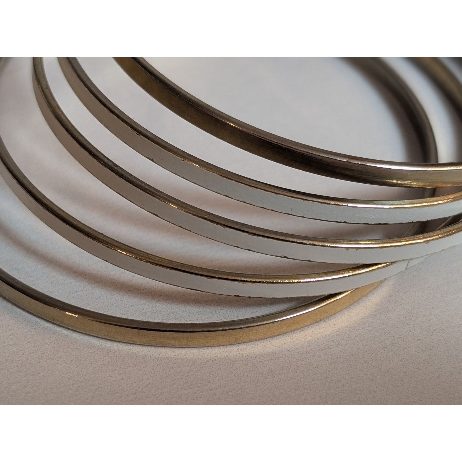 Vintage VTG 1980s Classic Gold-Tone & White Enamel 5-Bangle Bracelet Size ONE SIZE - 5 Thumbnail