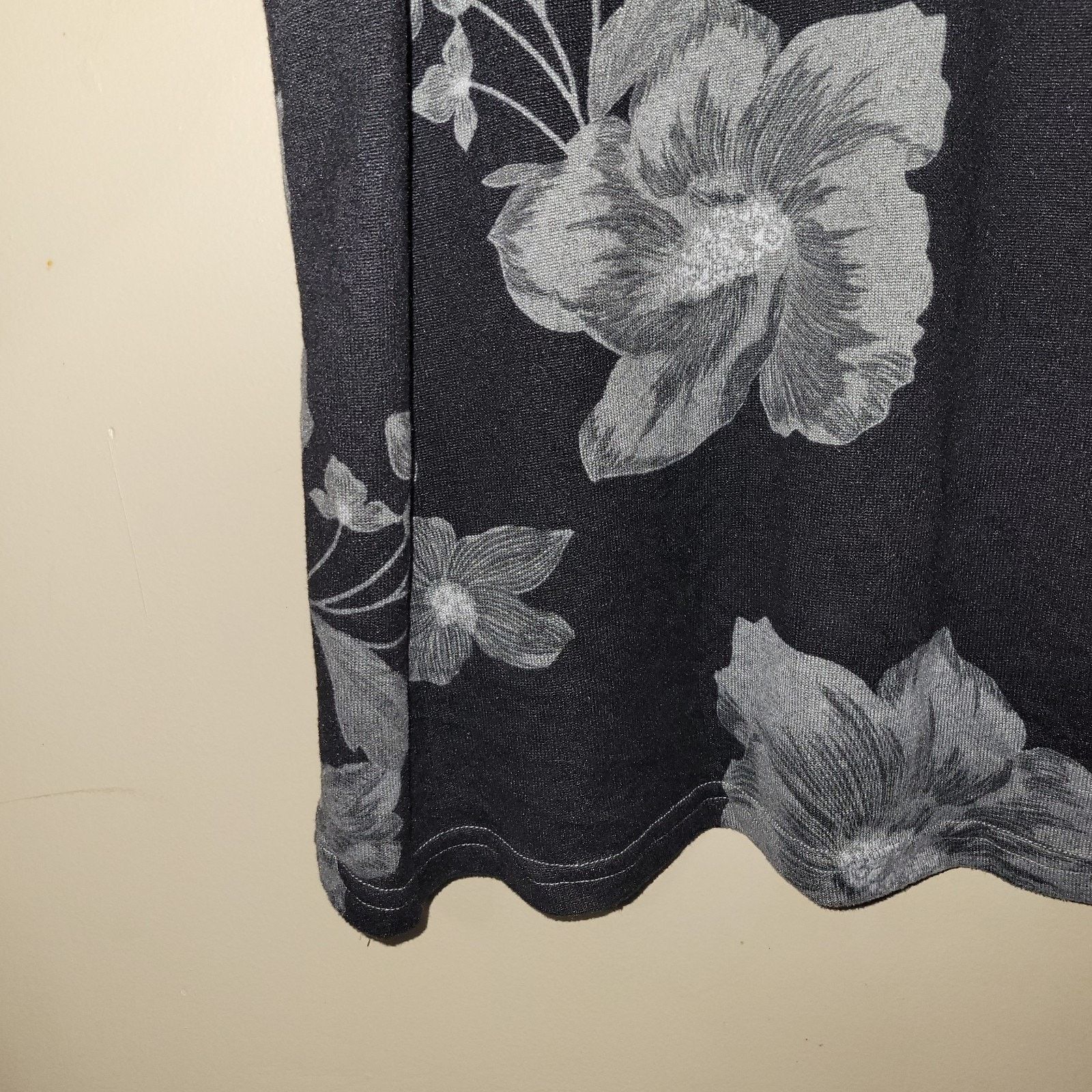 & Other Stories BloomChic 18-20 Floral Print Crochet Trim Top Black Gray Size XXL / US 16-18 / IT 52-54 - 4 Thumbnail