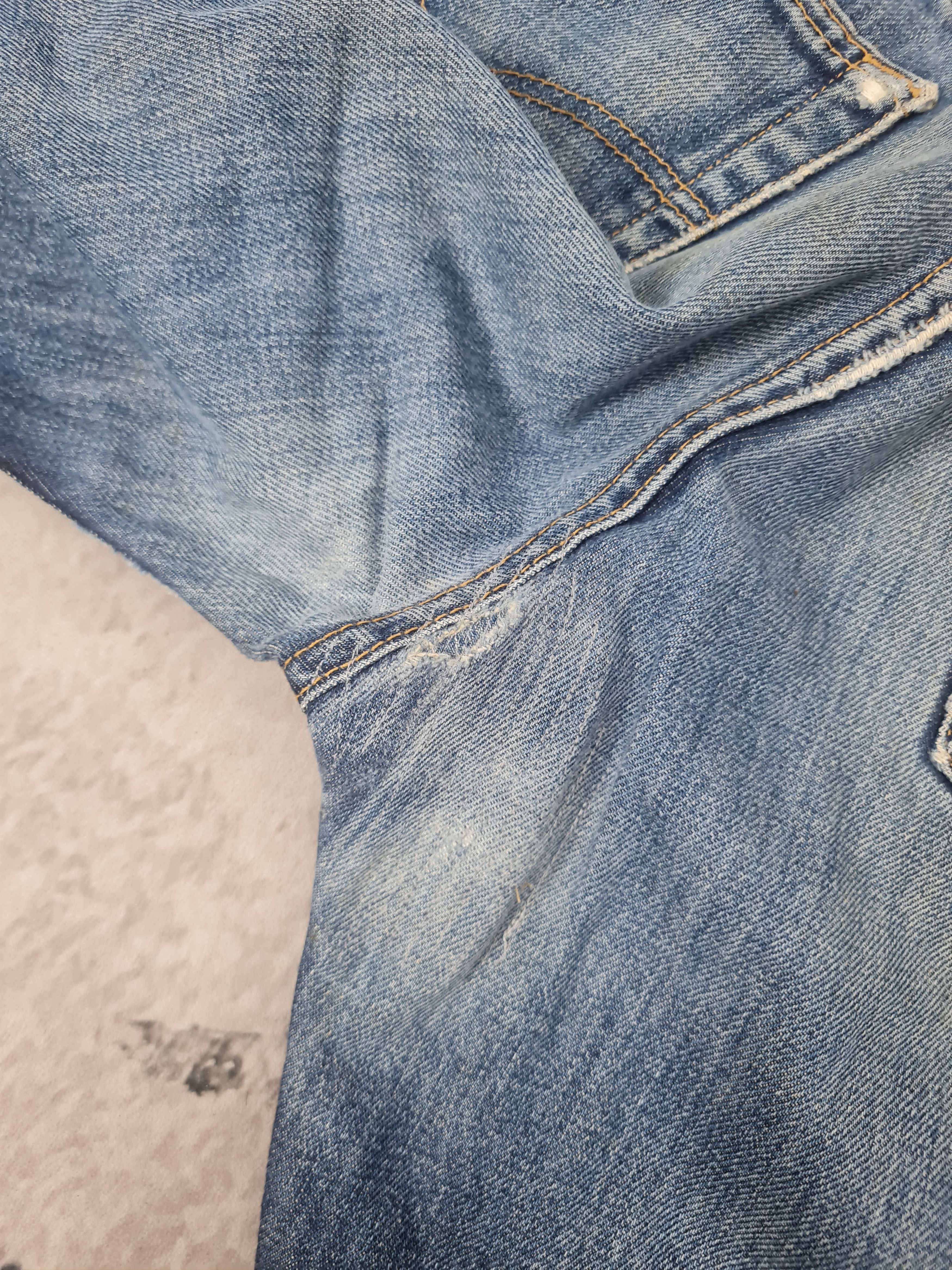 Levi's Vintage LEVIS 501 Ripped Rust Stain Jeans L0394 Size 33X31 Size US 33 - 11 Thumbnail
