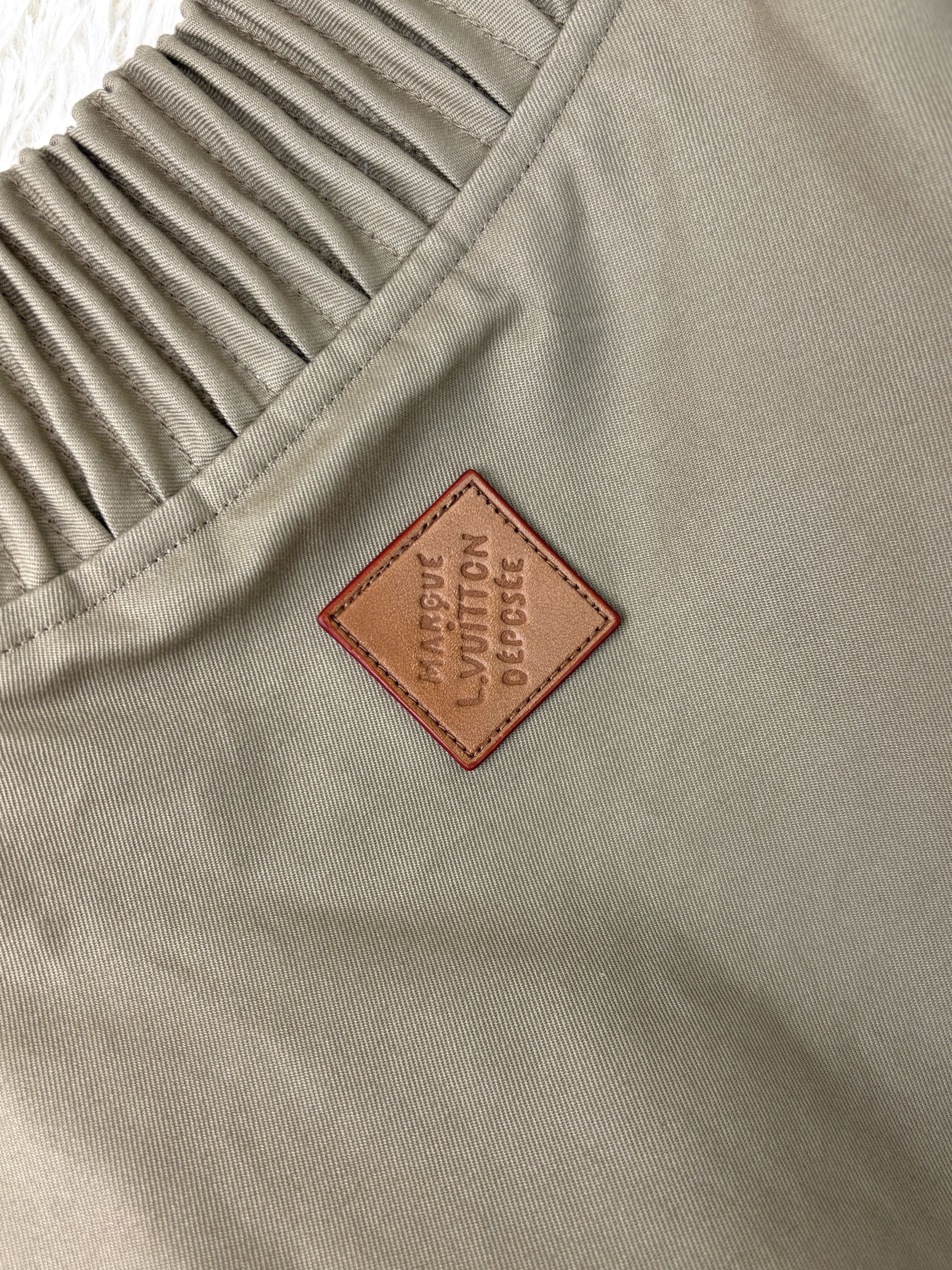 Louis Vuitton LOUIS VUITTON Embroidered Bomber Jacket. Size 52, Brand new Size US L / EU 52-54 / 3 - 4 Thumbnail
