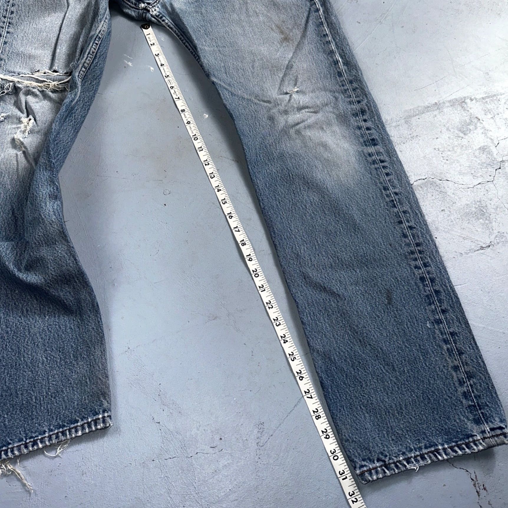 Levi's Levi's 501 Jeans Vintage 90s Straight Leg Light Wash Blue 38x34 Men Regular Maison? Size US 38 / EU 54 - 5 Thumbnail