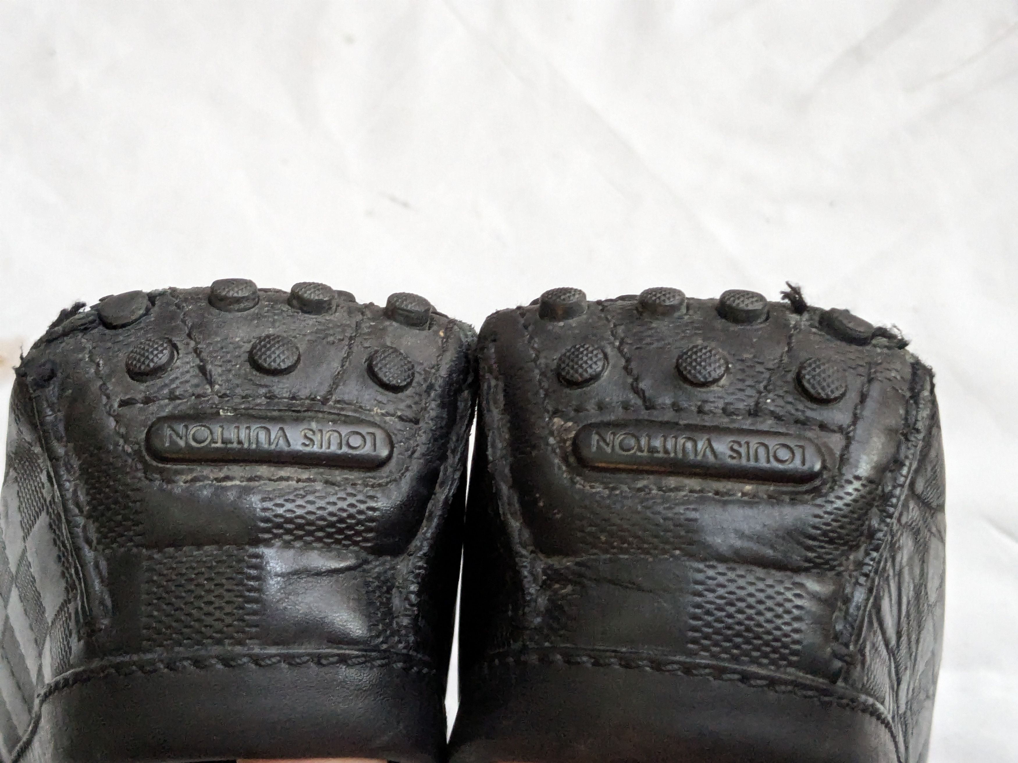 Louis Vuitton Louis Vuitton Driving Loafers Black 9 Leather LV Buckle Size US 9 / EU 42 - 15 Thumbnail