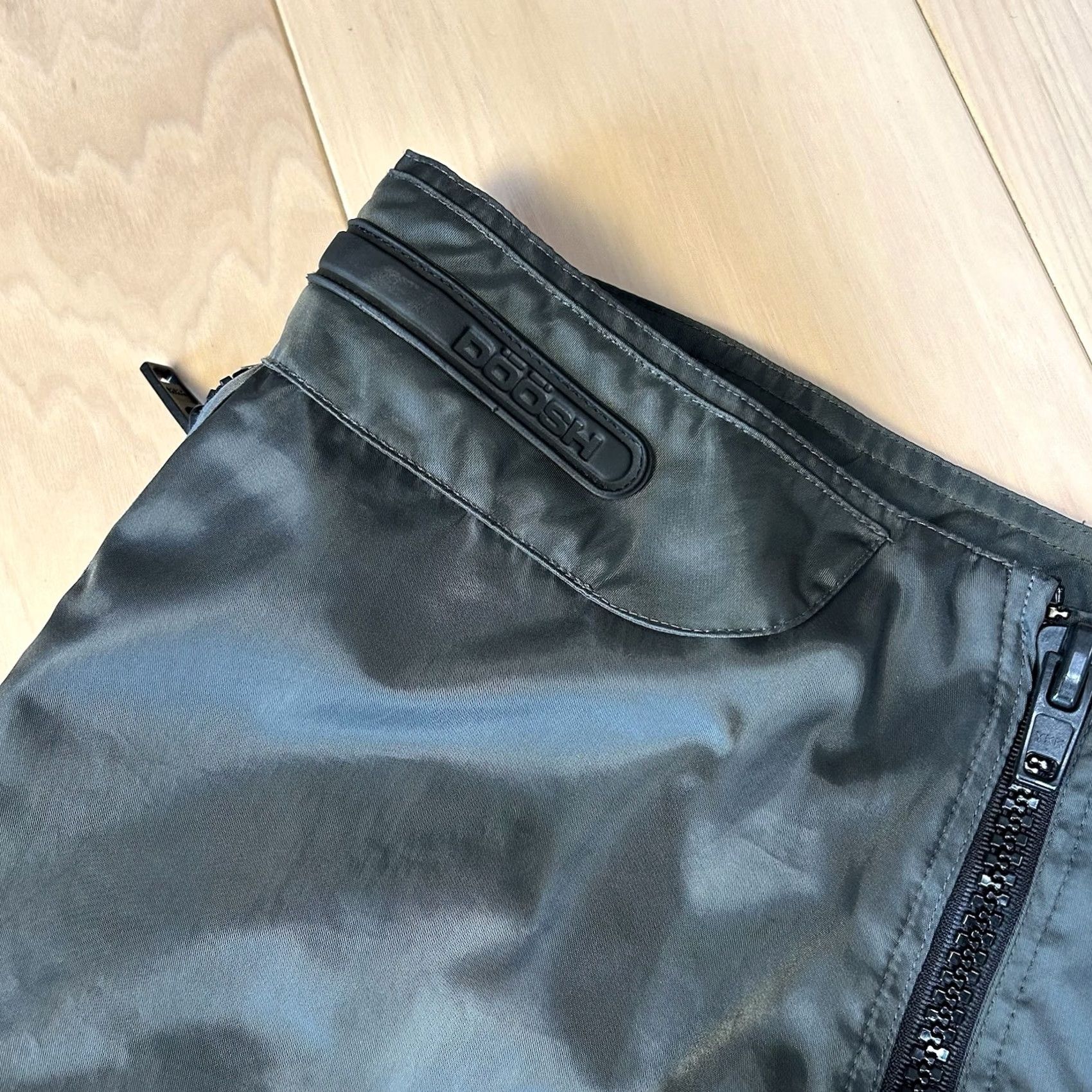 Vintage VINTAGE Doosh Y2K Nylon Streetwear Zip Baggy Pant Men’s 34 Gray Wide-Leg Logo 32 Inseam 11 Rise Mens Size US 34 / EU 50 - 4 Thumbnail