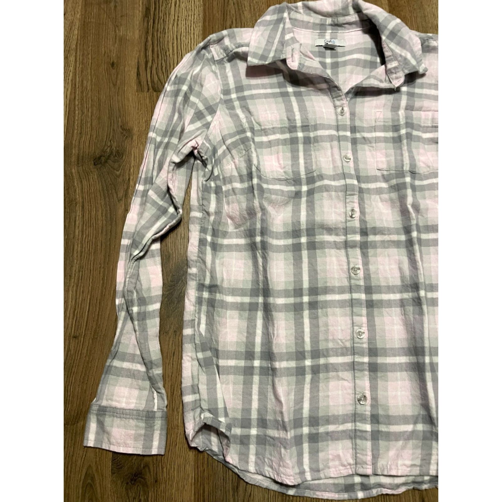 Croft & Barrow Croft & Barrow Shirt Women's Size Medium Plaid Button Up Multicolor Gray Pink White Long Sleeve Collared Casual Fall Spring Summer Womens Size M / US 6-8 / IT 42-44 - 3 Thumbnail