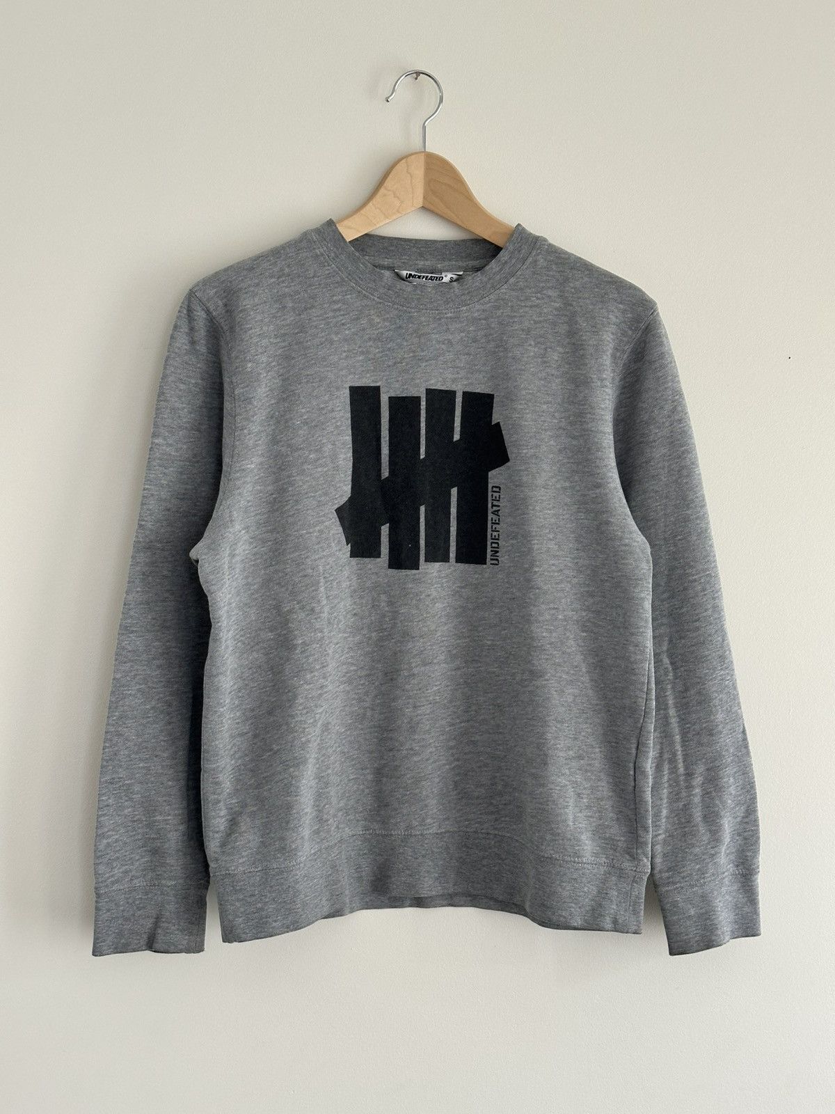 Japanese Brand × Undefeated Undefeated Sweater Grey Streetwear Size Small Size US S / EU 44-46 / 1 - 1 Thumbnail