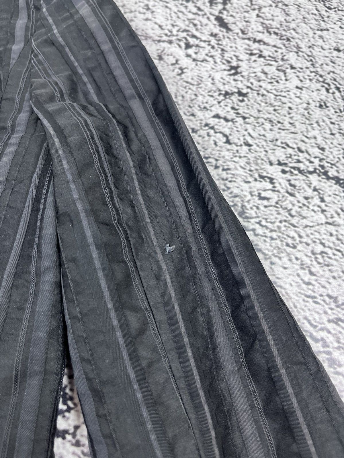 Emporio Armani Emporio Armani Pinstripe Black Suit Blazer & Pencil Skirt Size 28" / US 6 / IT 42 - 7 Thumbnail