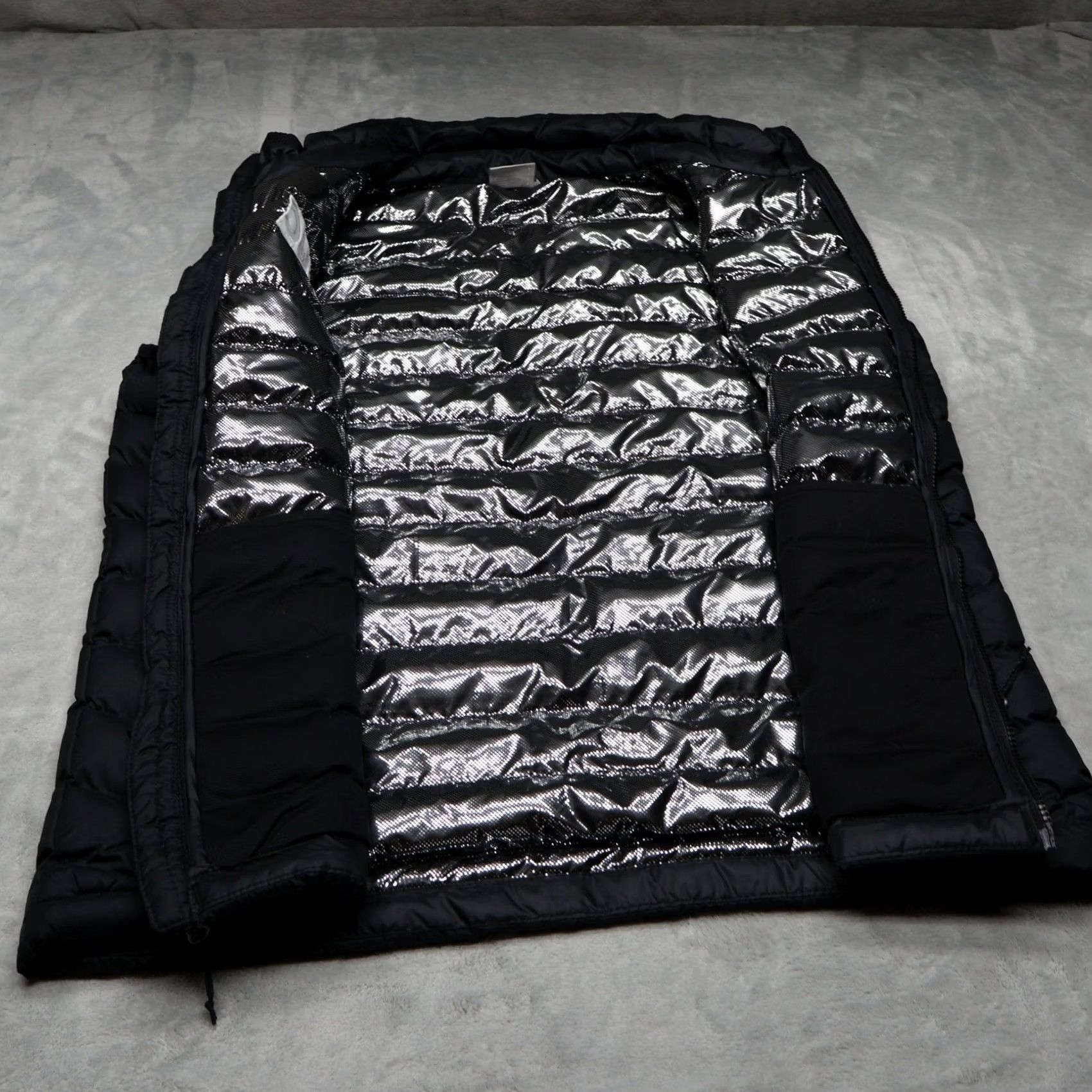 Vintage Columbia Vest Mens Large Black Omni-Heat Quilted Puffer Full Zip Logo Embroidered Zipper Pockets Stand-Up Collar Size US L / EU 52-54 / 3 - 5 Thumbnail