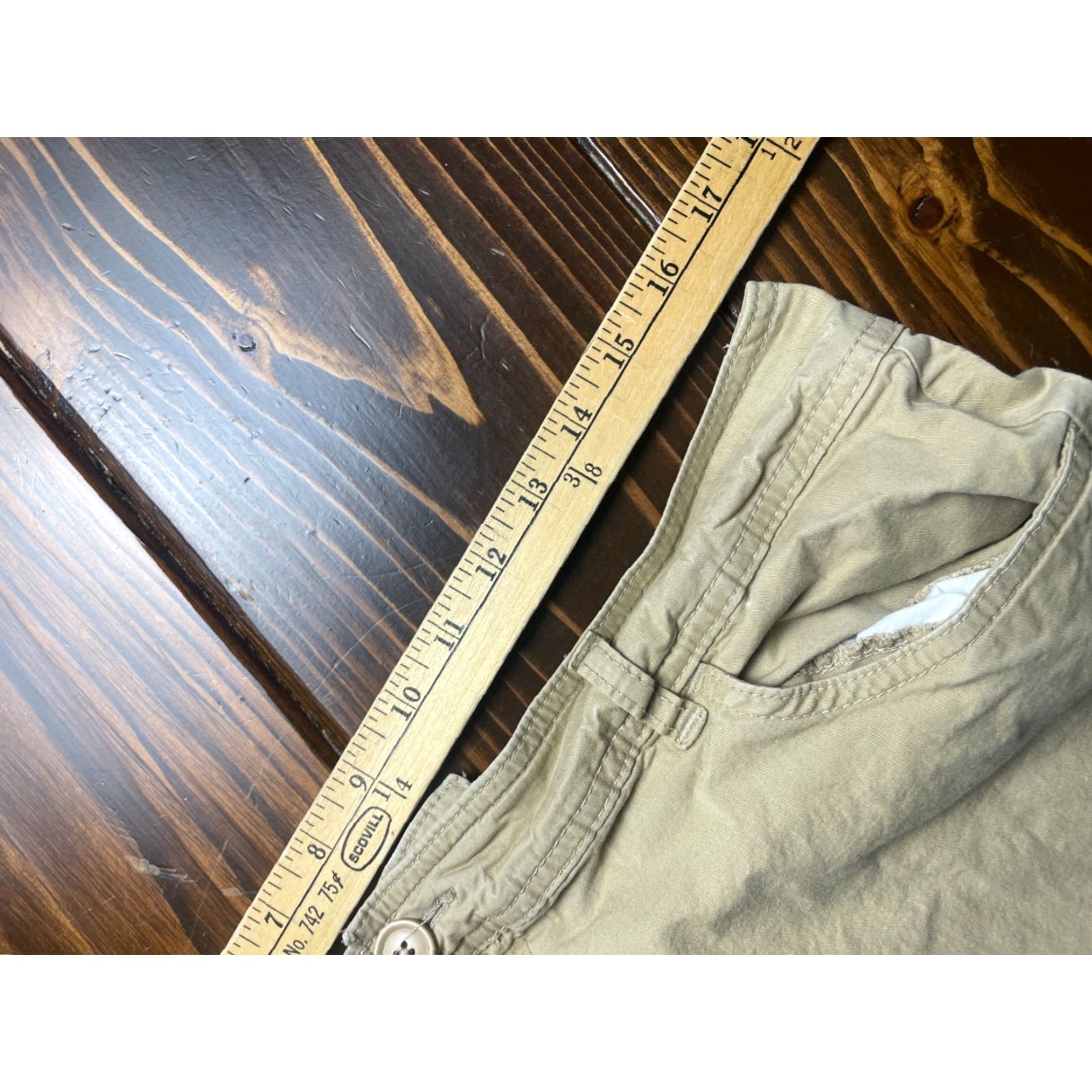 Vintage VINTAGE? (No) St Johns Bay Capri Shorts Women's 14P Tan Stretch Petite Pockets Mid Rise Denim Capri Jeans Womens 14P Tan Stretch Pockets Mid Rise Size 36" / US 14 / IT 50 - 4 Thumbnail