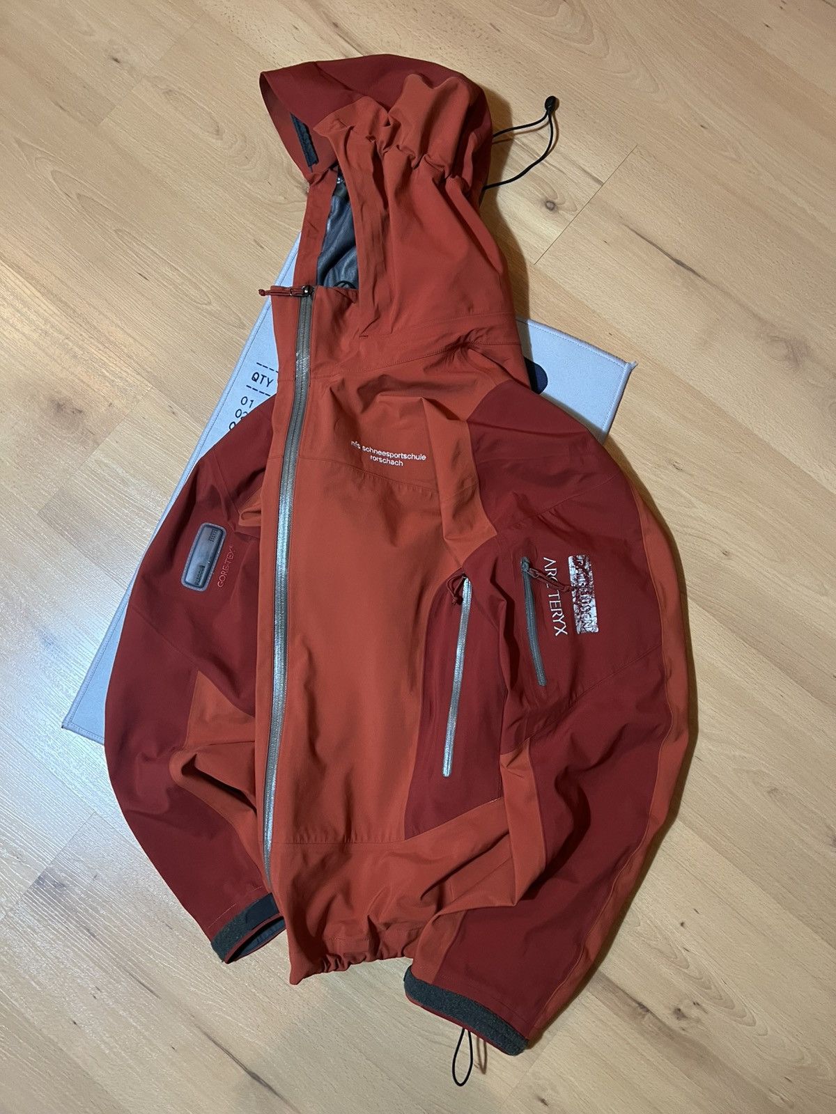Arc'teryx Arc’teryx Vintage Gore Tex Jacket Red RECCO Size US L / EU 52-54 / 3 - 3 Thumbnail