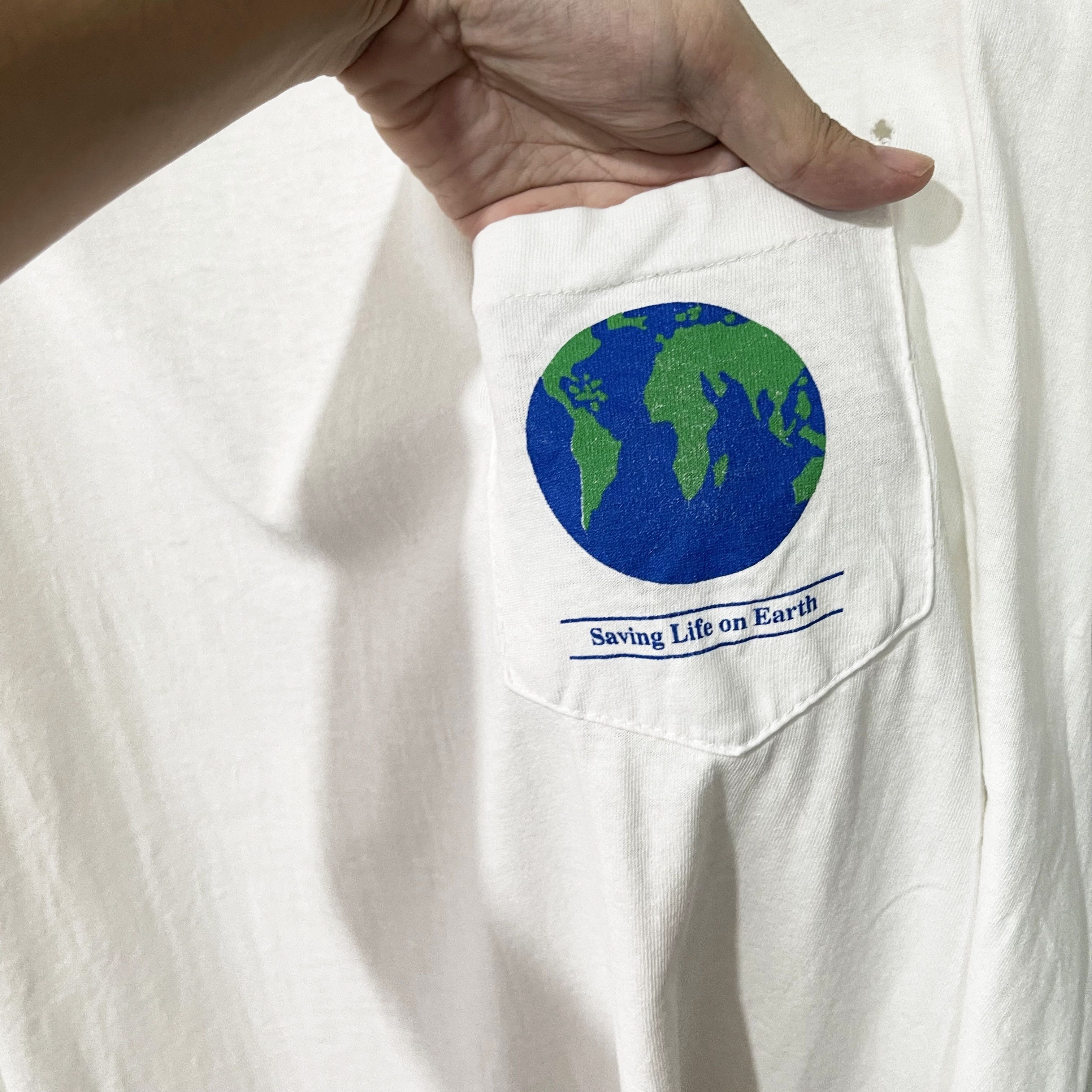 Vintage Vintage 90s Saving Life on Earth Pocket Tee Size US XL / EU 56 / 4 - 2 Thumbnail