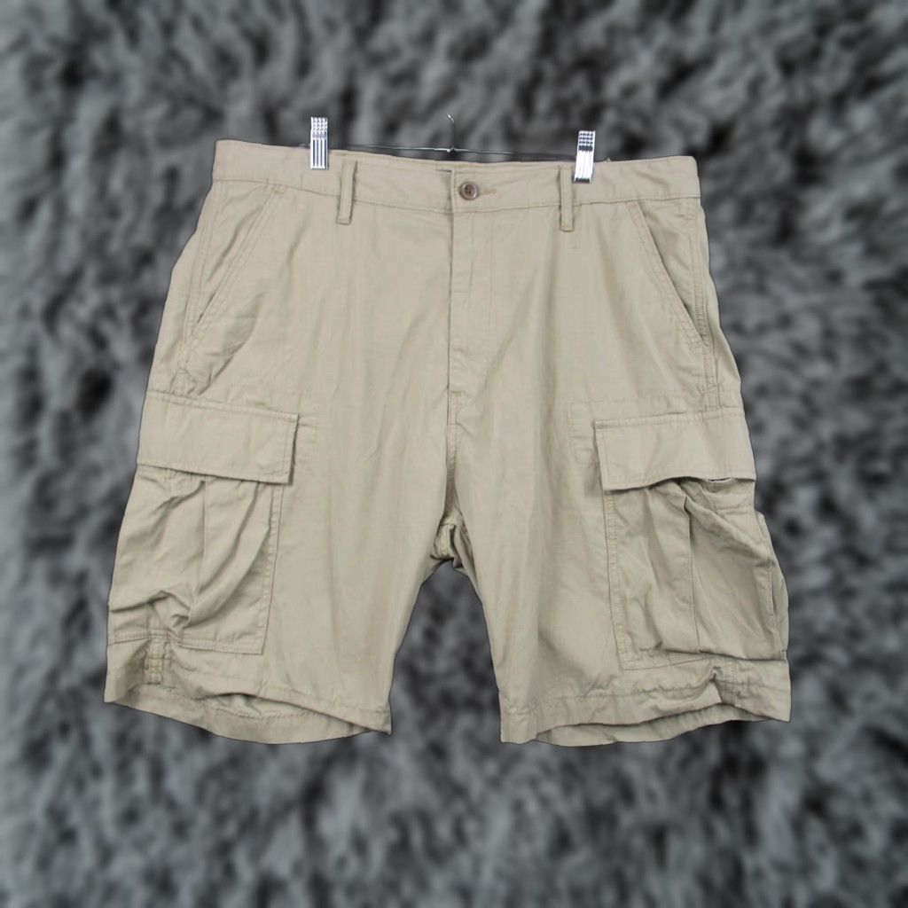 Levi's Levi's Cargo Shorts Men's 36 Khaki Cotton 10" Inseam Outdoor Hiking Size US 36 / EU 52 - 1 Thumbnail