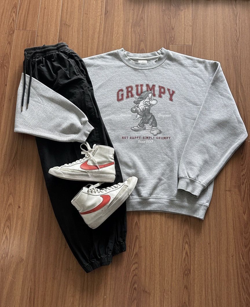 Disney Y2K Disney Tag Grumpy Cozy Gray Streetwear Crewneck Size US XL / EU 56 / 4 - 2 Thumbnail