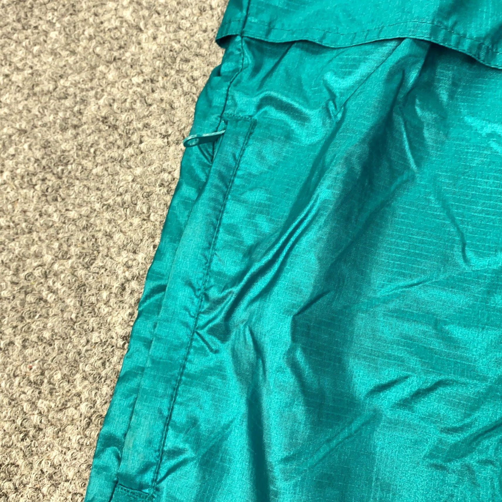 Eddie Bauer VINTAGE Eddie Bauer Jacket Mens Large Teal Windbreaker Hooded Zip Pockets 90s Outdoor All Seasons Windbreaker Regular Fit Green 2000s 90s Mens Size US L / EU 52-54 / 3 - 5 Thumbnail