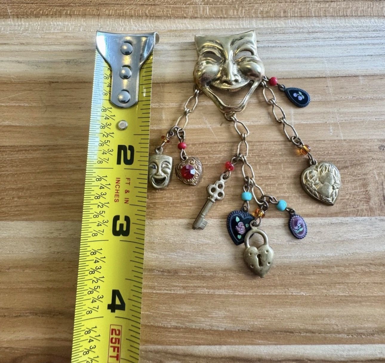 Other Rare Vintage Gold Tone Theater Mask Dangle Brooch Pin Size ONE SIZE - 3 Thumbnail